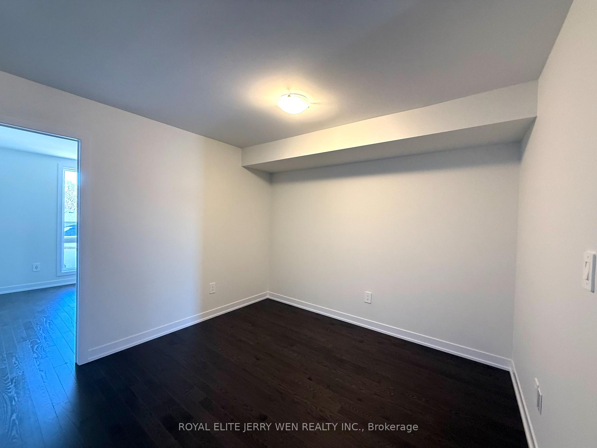 Photo 14 of 392 Lawrence Heights Way, Toronto, Englemount-Lawrence — HOMEH