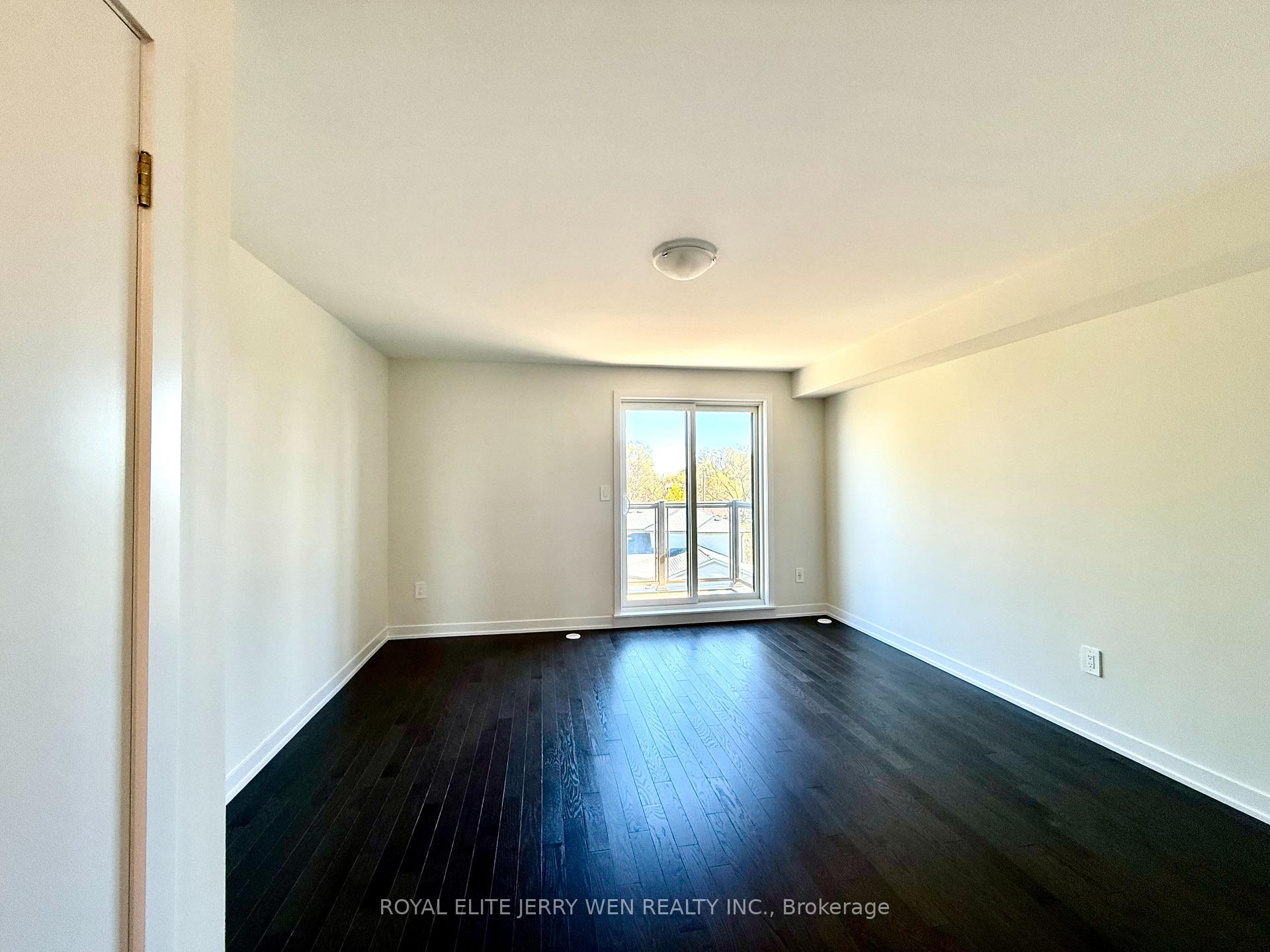 Photo 15 of 392 Lawrence Heights Way, Toronto, Englemount-Lawrence — HOMEH