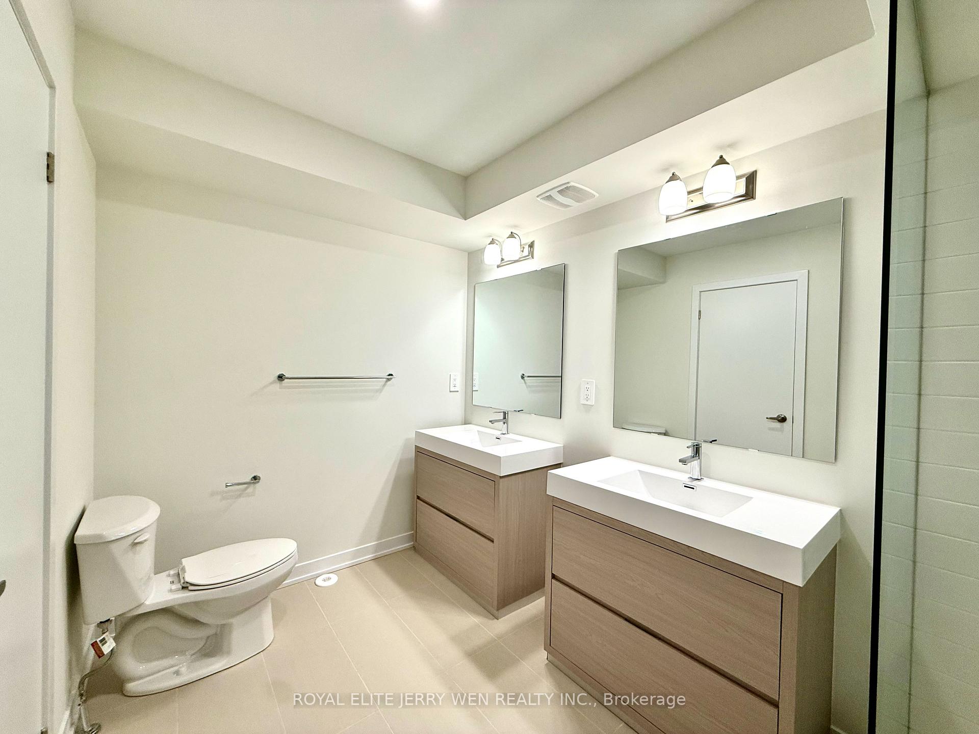 Photo 18 of 392 Lawrence Heights Way, Toronto, Englemount-Lawrence — HOMEH