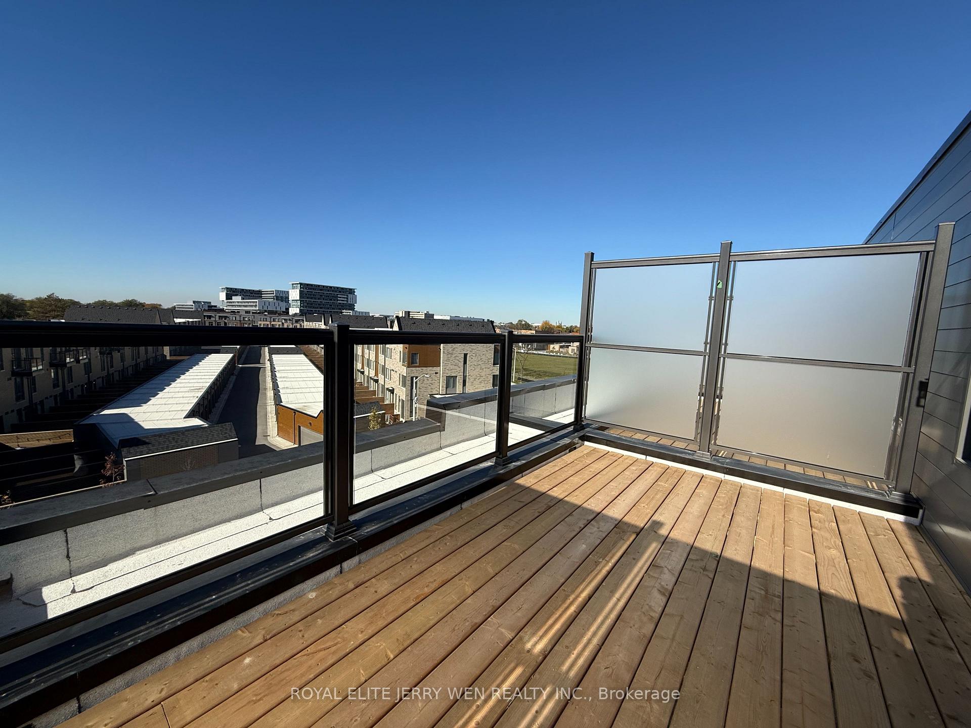 Photo 19 of 392 Lawrence Heights Way, Toronto, Englemount-Lawrence — HOMEH