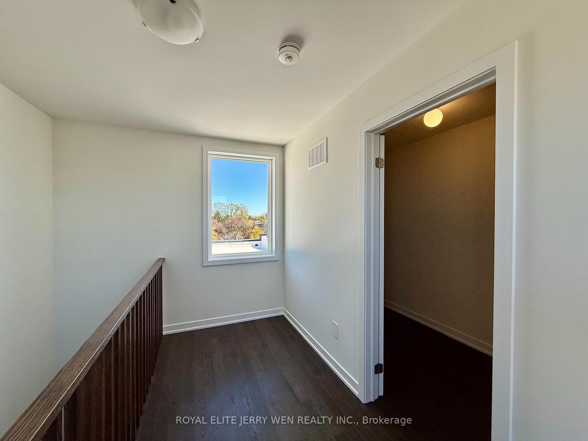 Photo 22 of 392 Lawrence Heights Way, Toronto, Englemount-Lawrence — HOMEH