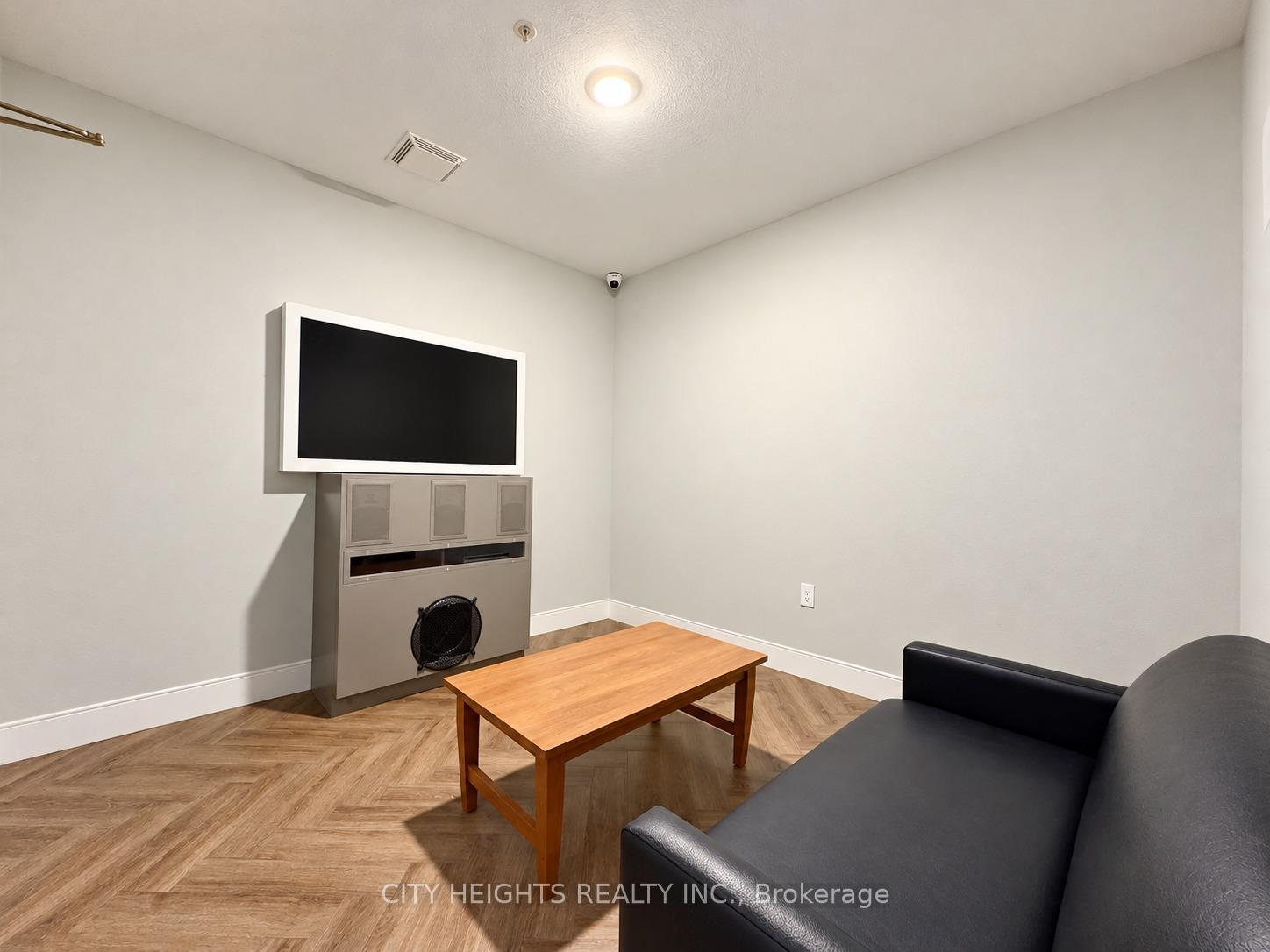 Photo 18 of Unit 702B, 200 Old Carriage Drive, Kitchener, Pioneer Park — HOMEH