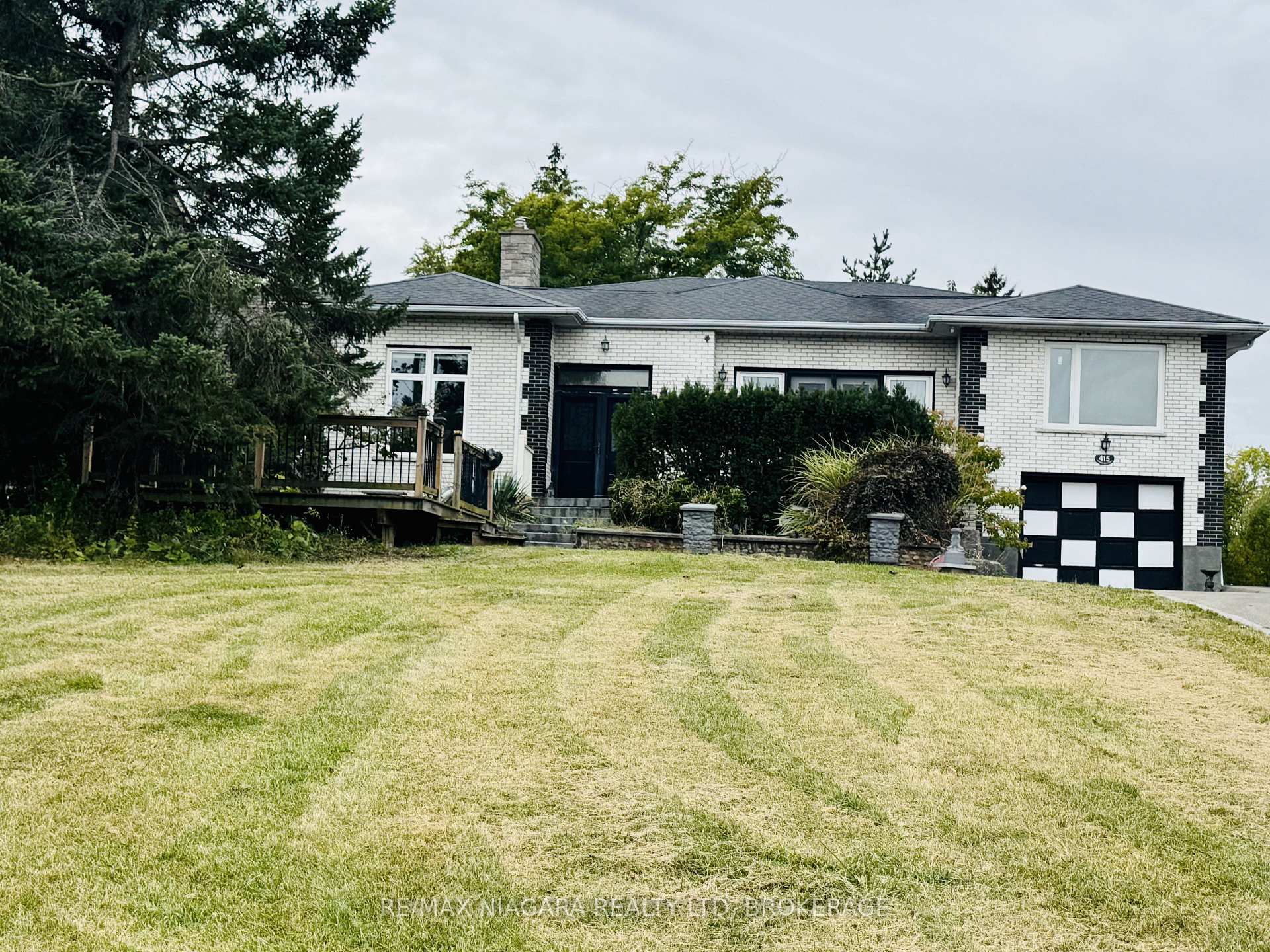 Photo 2 of 415 Niagara Boulevard, Fort Erie, Central — HOMEH