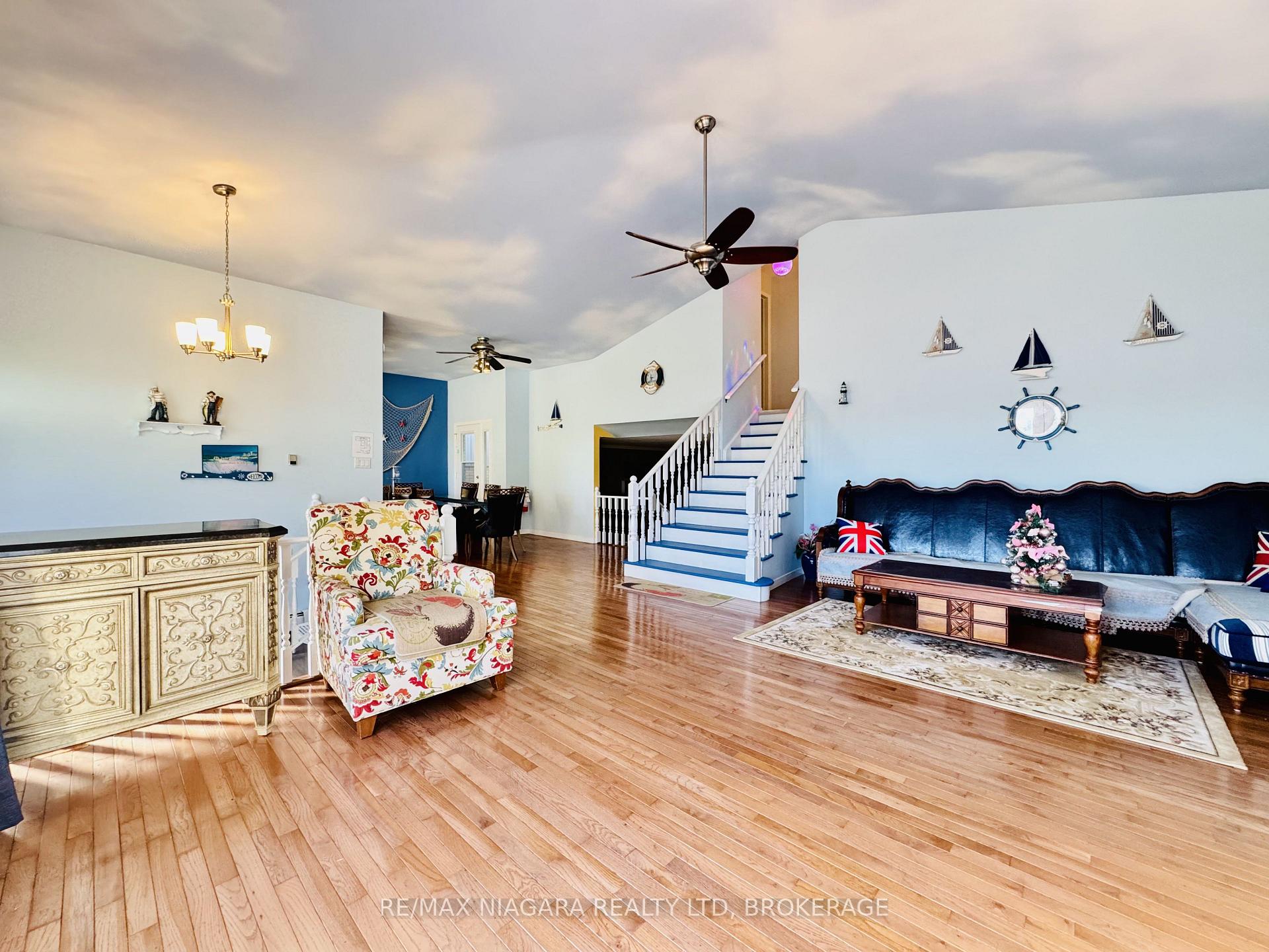 Photo 3 of 415 Niagara Boulevard, Fort Erie, Central — HOMEH
