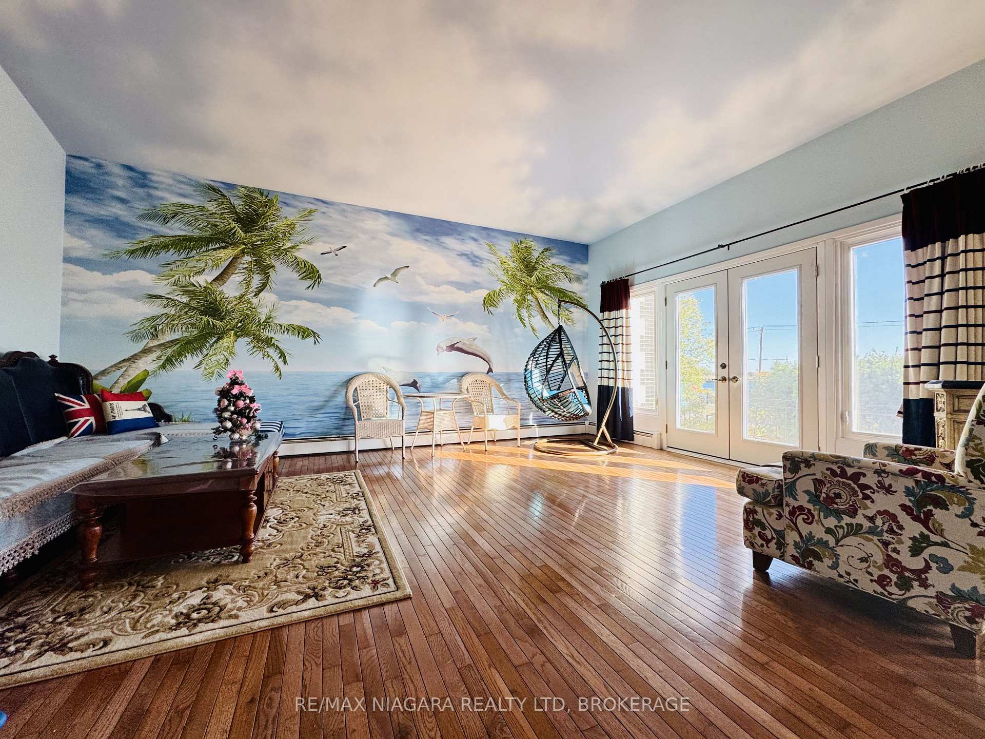 Photo 5 of 415 Niagara Boulevard, Fort Erie, Central — HOMEH