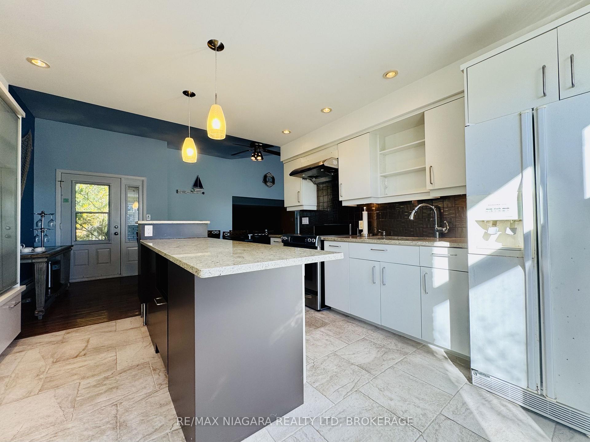 Photo 10 of 415 Niagara Boulevard, Fort Erie, Central — HOMEH