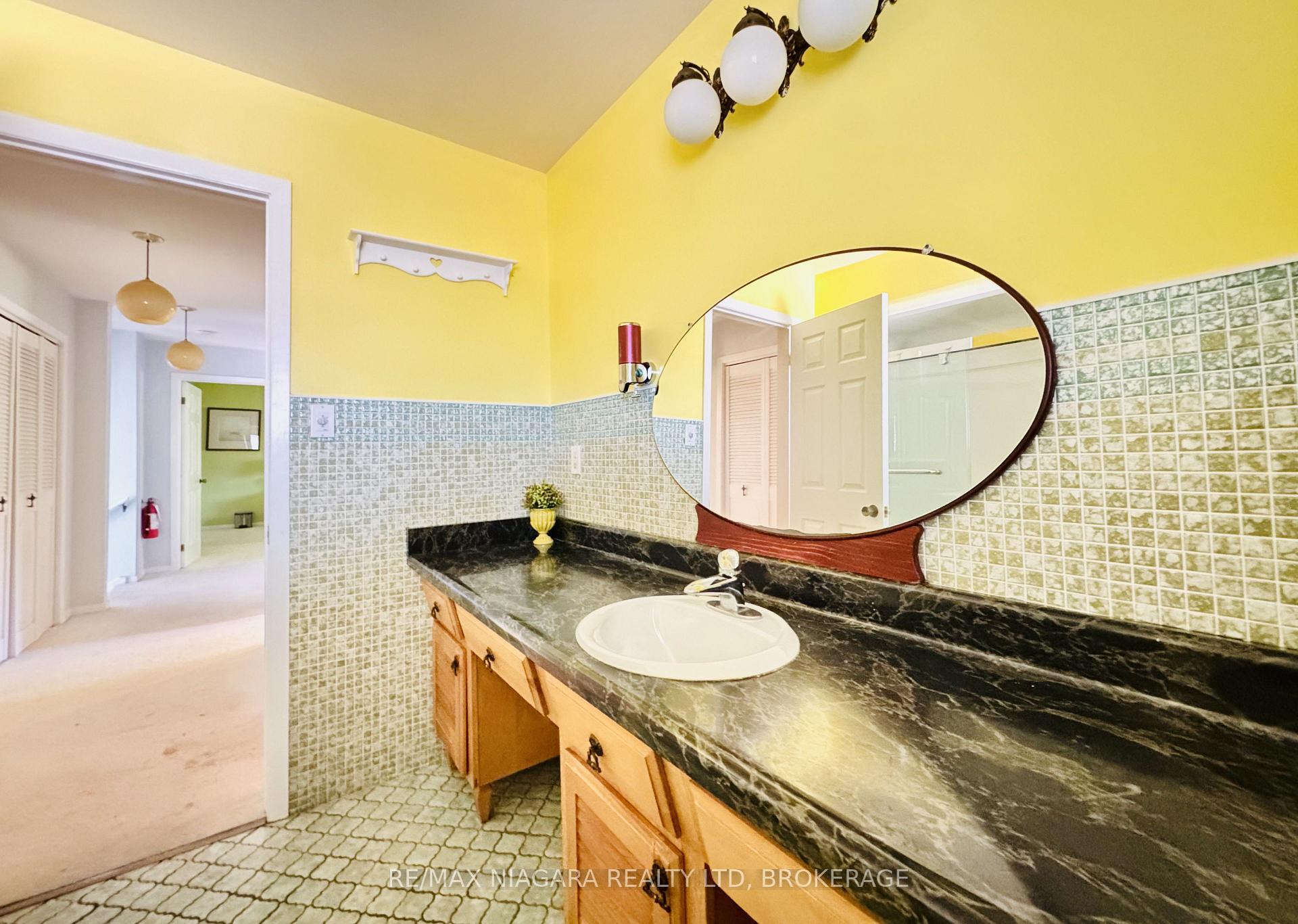 Photo 21 of 415 Niagara Boulevard, Fort Erie, Central — HOMEH