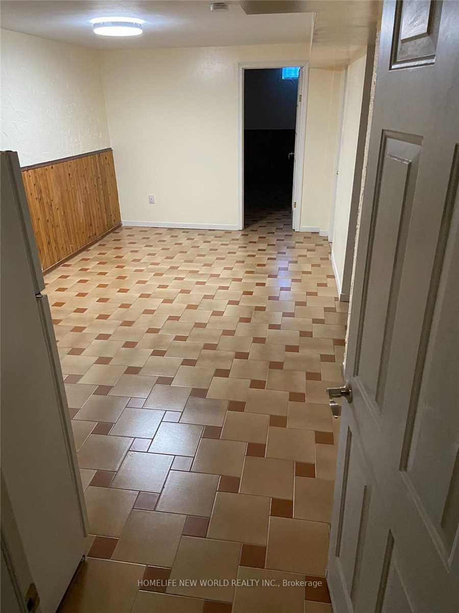 Photo 4 of 20 Laurel Valley Circuit, Vaughan, Glen Shields — HOMEH
