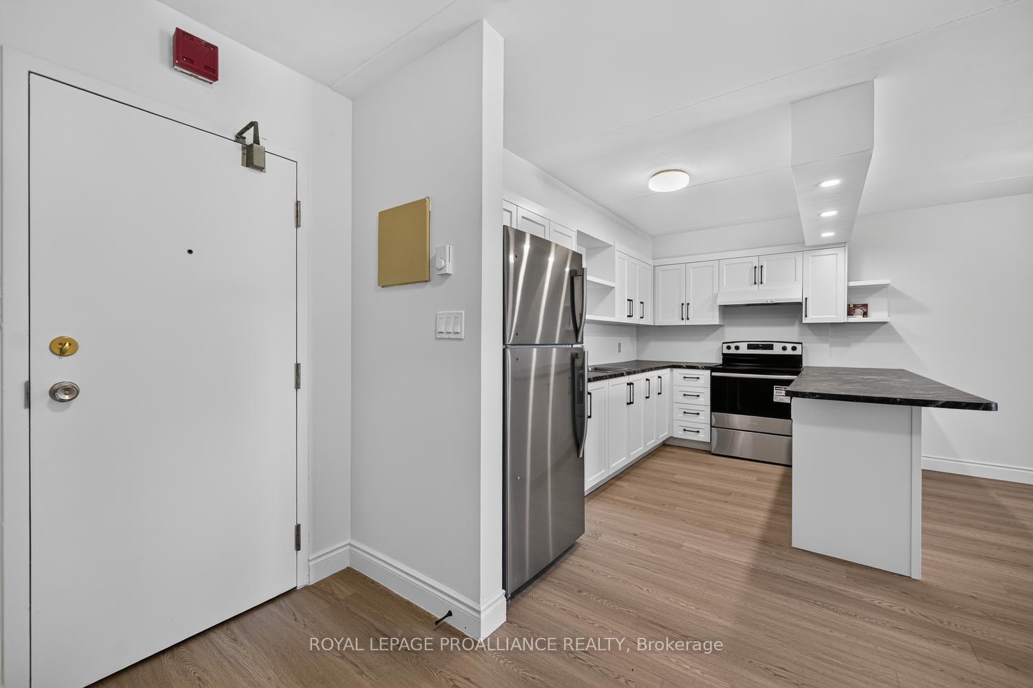 Photo 3 of Unit 403, 95 Windsor Drive, Brockville, Brockville — HOMEH