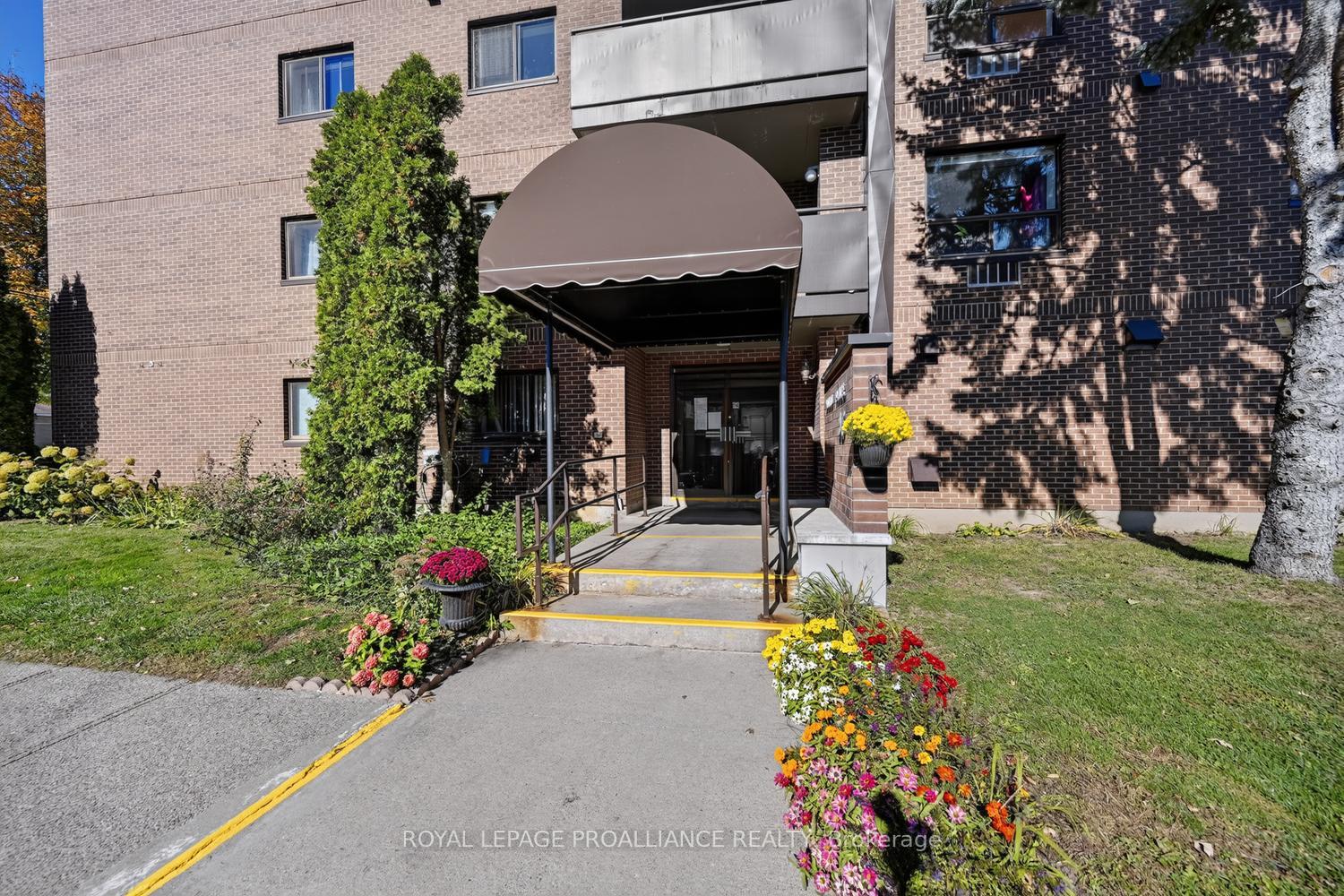 Photo 2 of Unit 303, 95 Windsor Drive, Brockville, Brockville — HOMEH