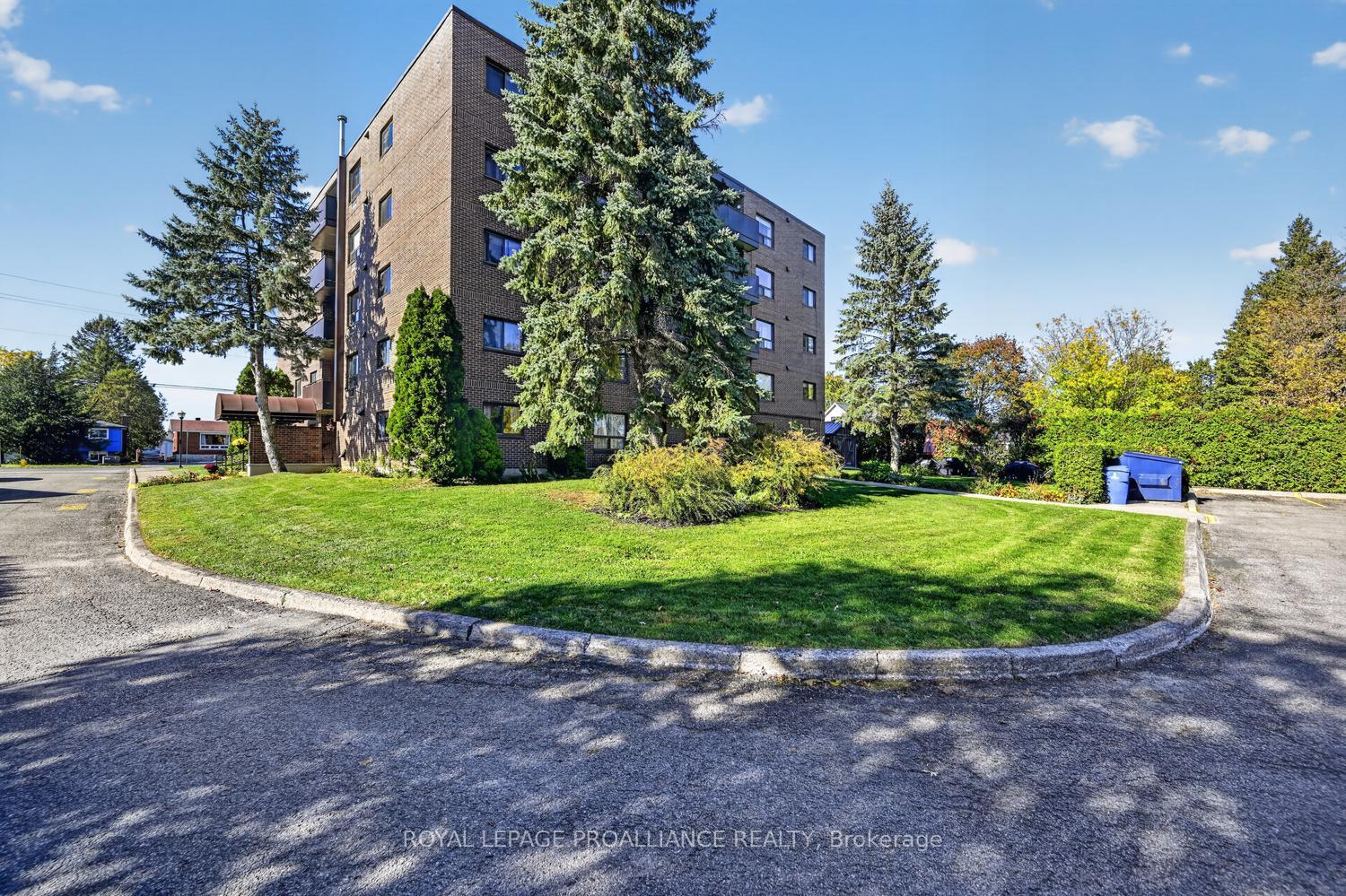 Photo 3 of Unit 303, 95 Windsor Drive, Brockville, Brockville — HOMEH