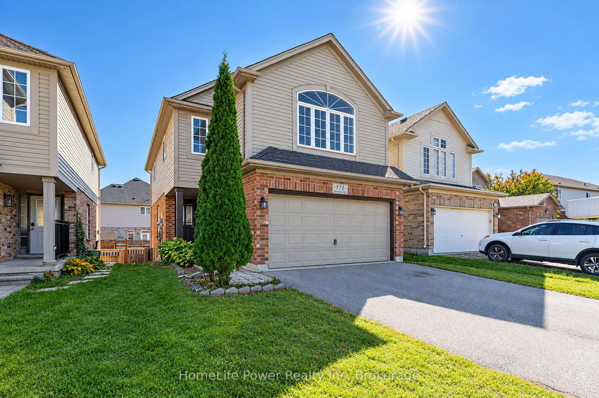 Photo 2 of 575 Thistlewood Drive, London, North C — HOMEH