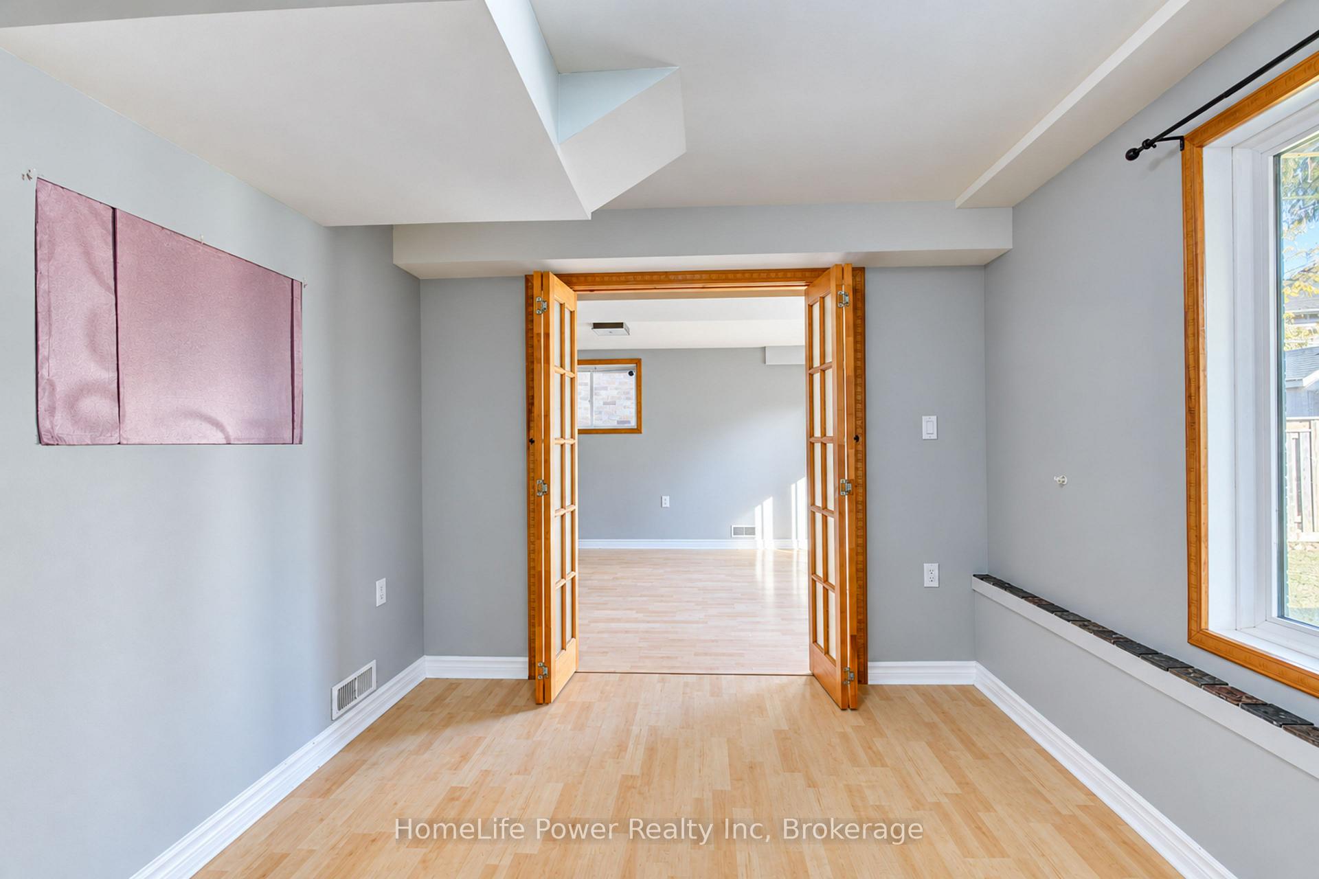 Photo 34 of 575 Thistlewood Drive, London, North C — HOMEH