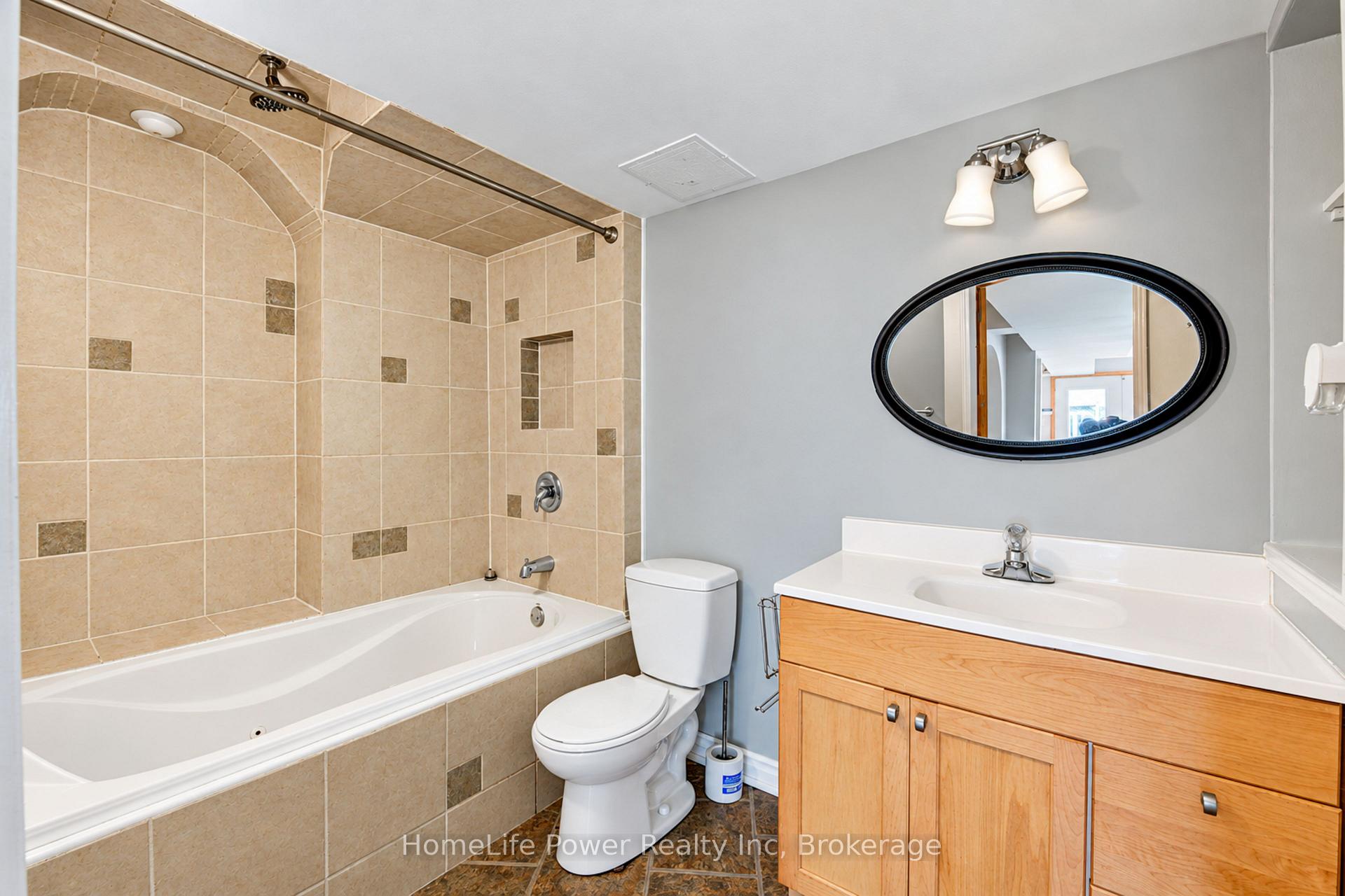 Photo 37 of 575 Thistlewood Drive, London, North C — HOMEH