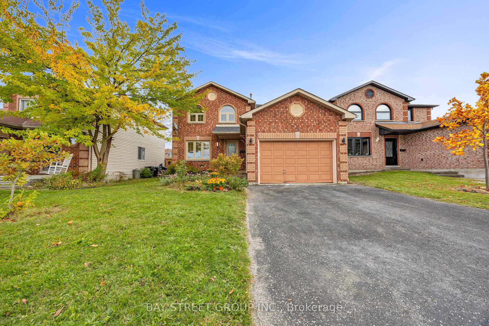 Photo 1 of 13 Irish Lane, Barrie, Grove East — HOMEH