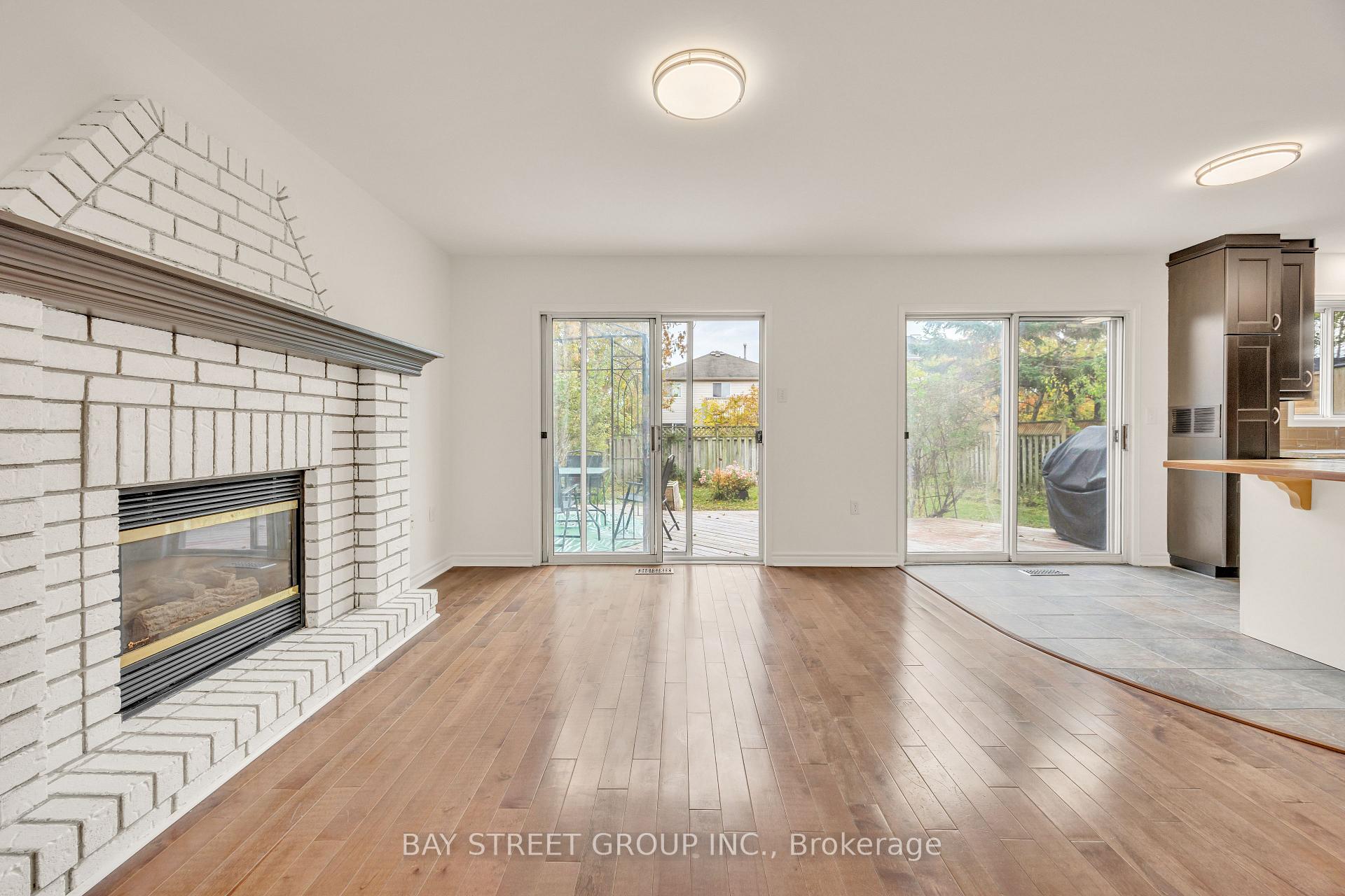 Photo 7 of 13 Irish Lane, Barrie, Grove East — HOMEH