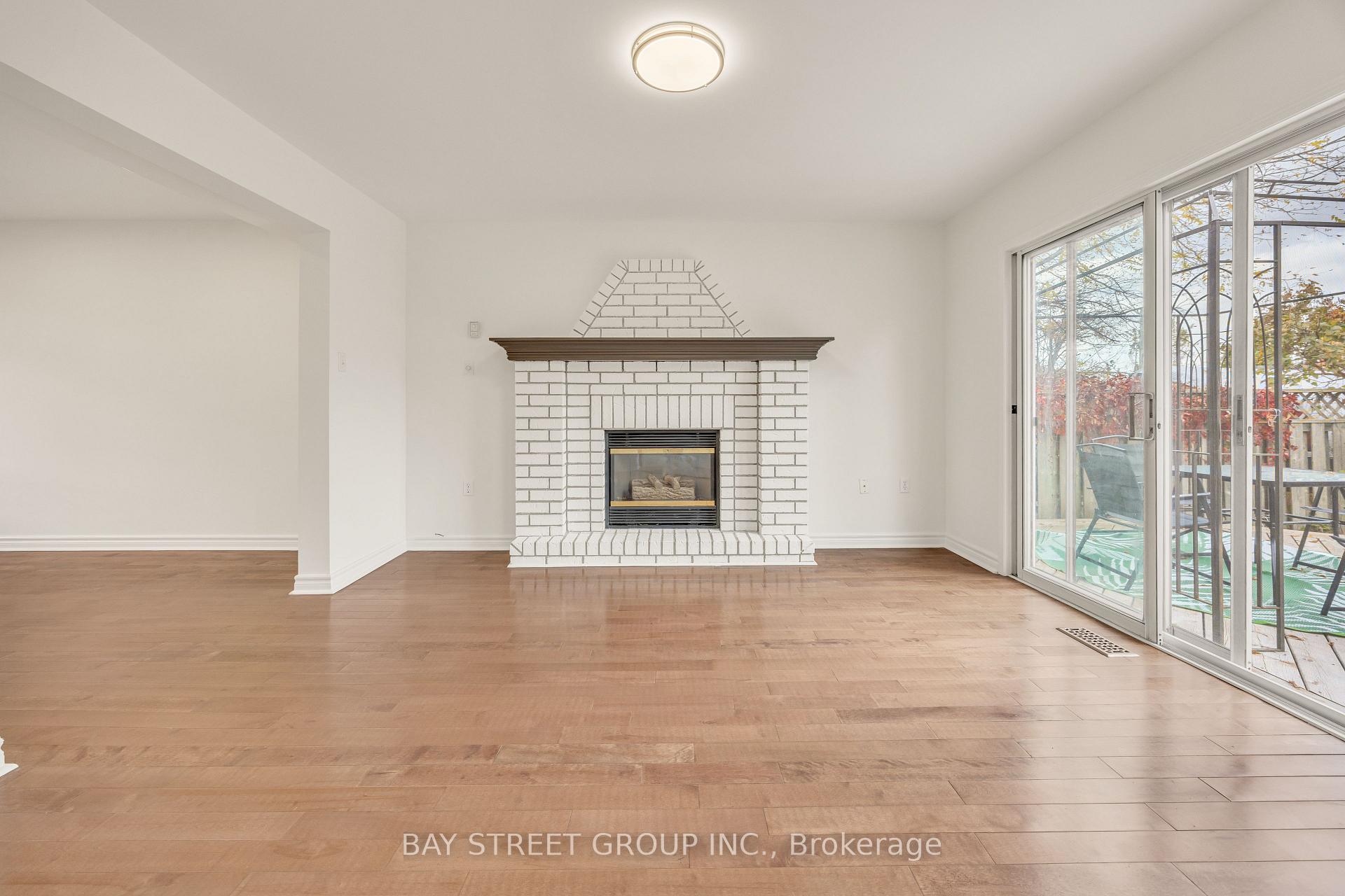 Photo 9 of 13 Irish Lane, Barrie, Grove East — HOMEH