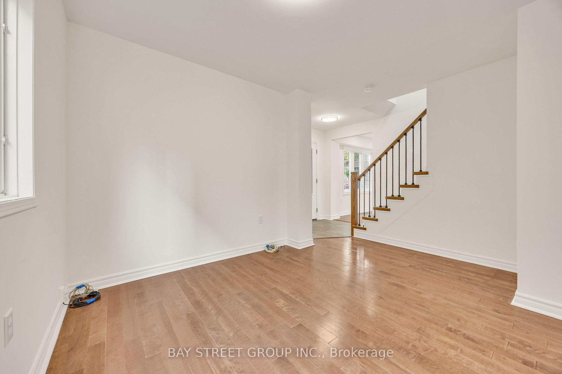 Photo 14 of 13 Irish Lane, Barrie, Grove East — HOMEH
