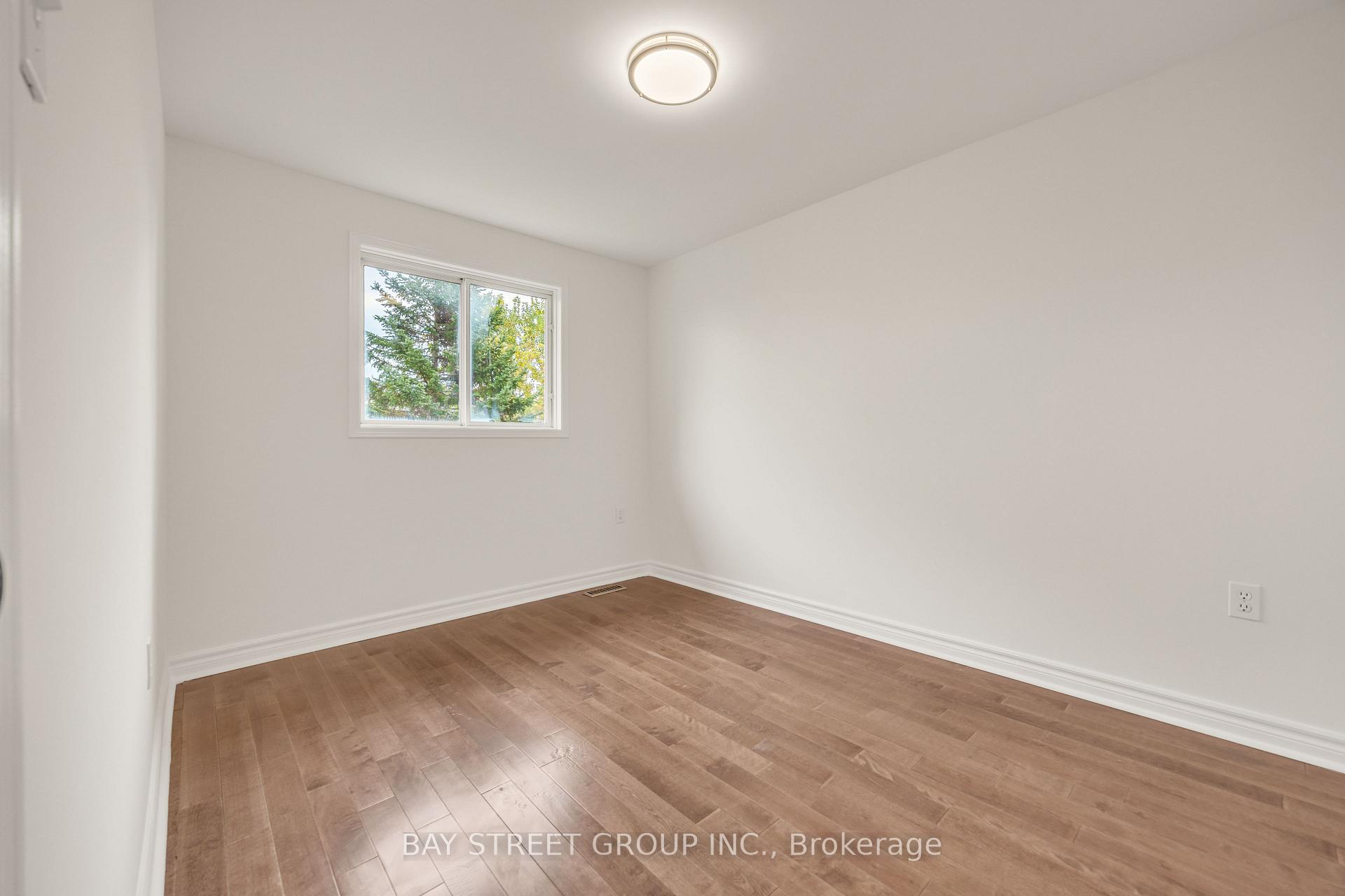 Photo 21 of 13 Irish Lane, Barrie, Grove East — HOMEH