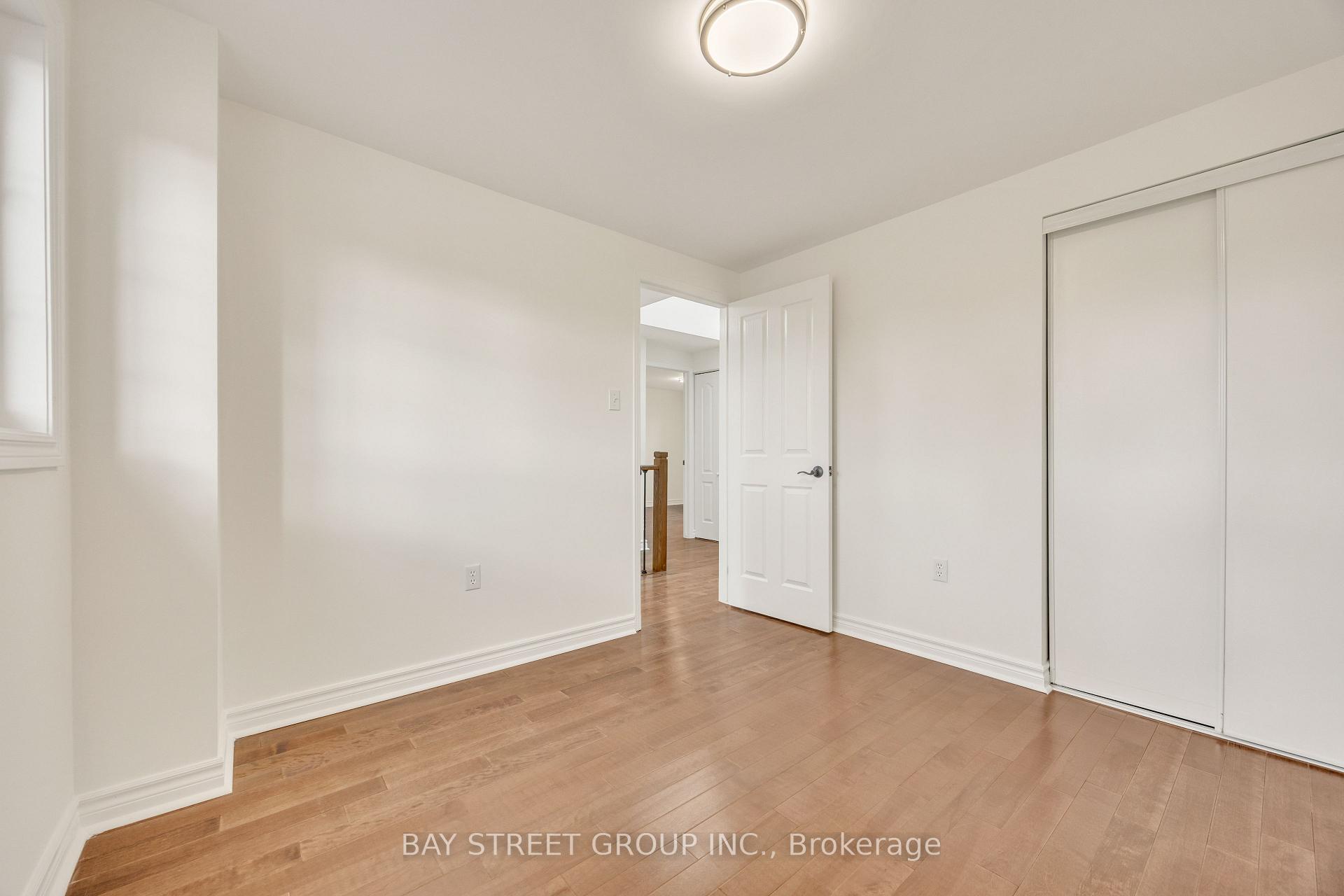Photo 25 of 13 Irish Lane, Barrie, Grove East — HOMEH