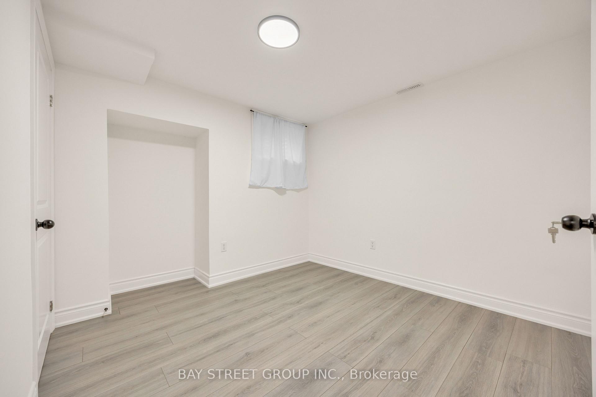 Photo 31 of 13 Irish Lane, Barrie, Grove East — HOMEH