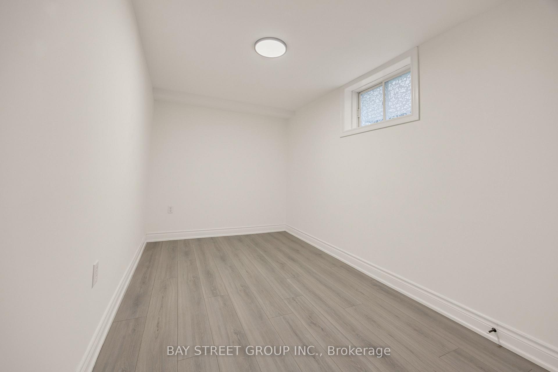 Photo 33 of 13 Irish Lane, Barrie, Grove East — HOMEH
