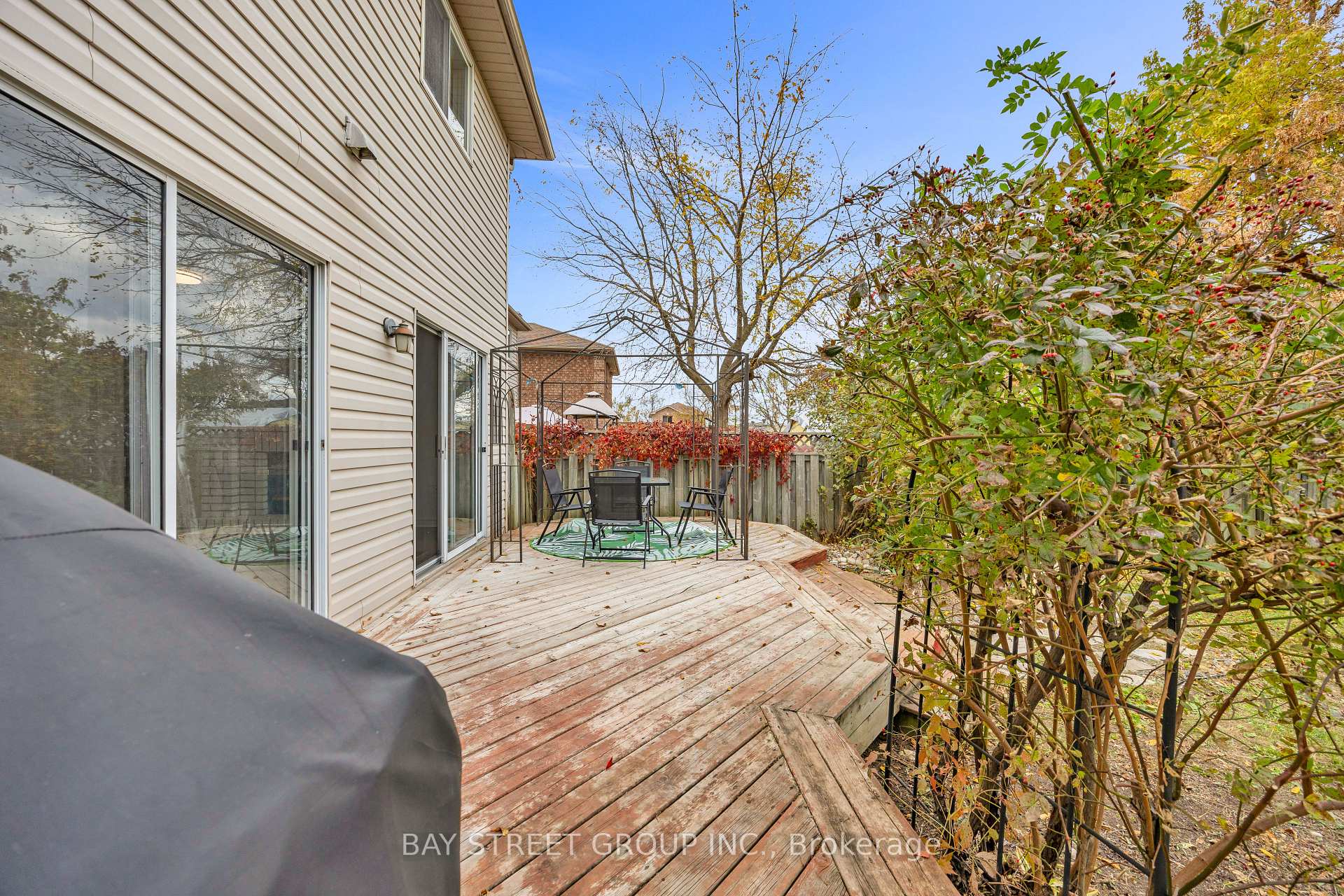 Photo 38 of 13 Irish Lane, Barrie, Grove East — HOMEH