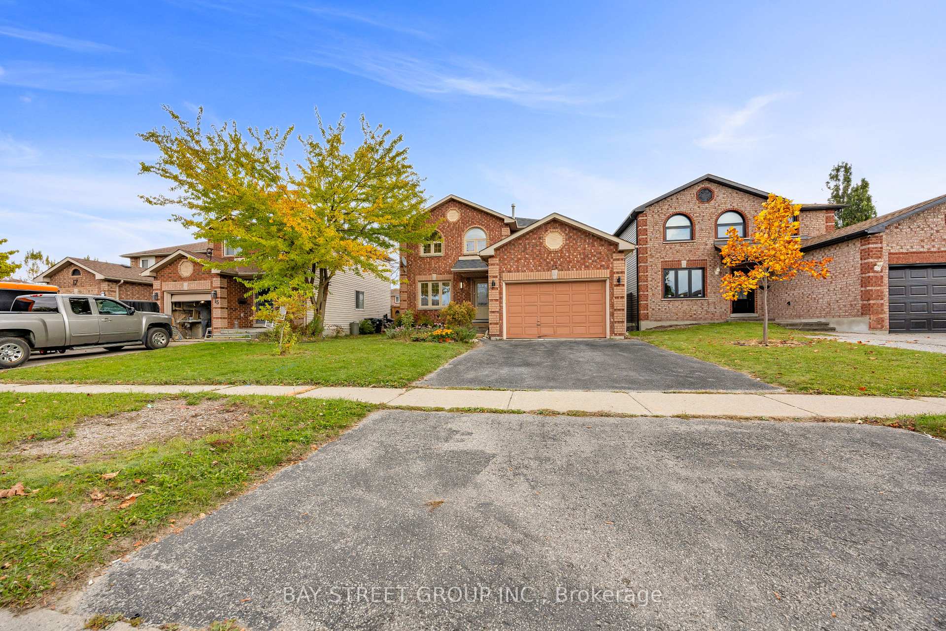 Photo 42 of 13 Irish Lane, Barrie, Grove East — HOMEH