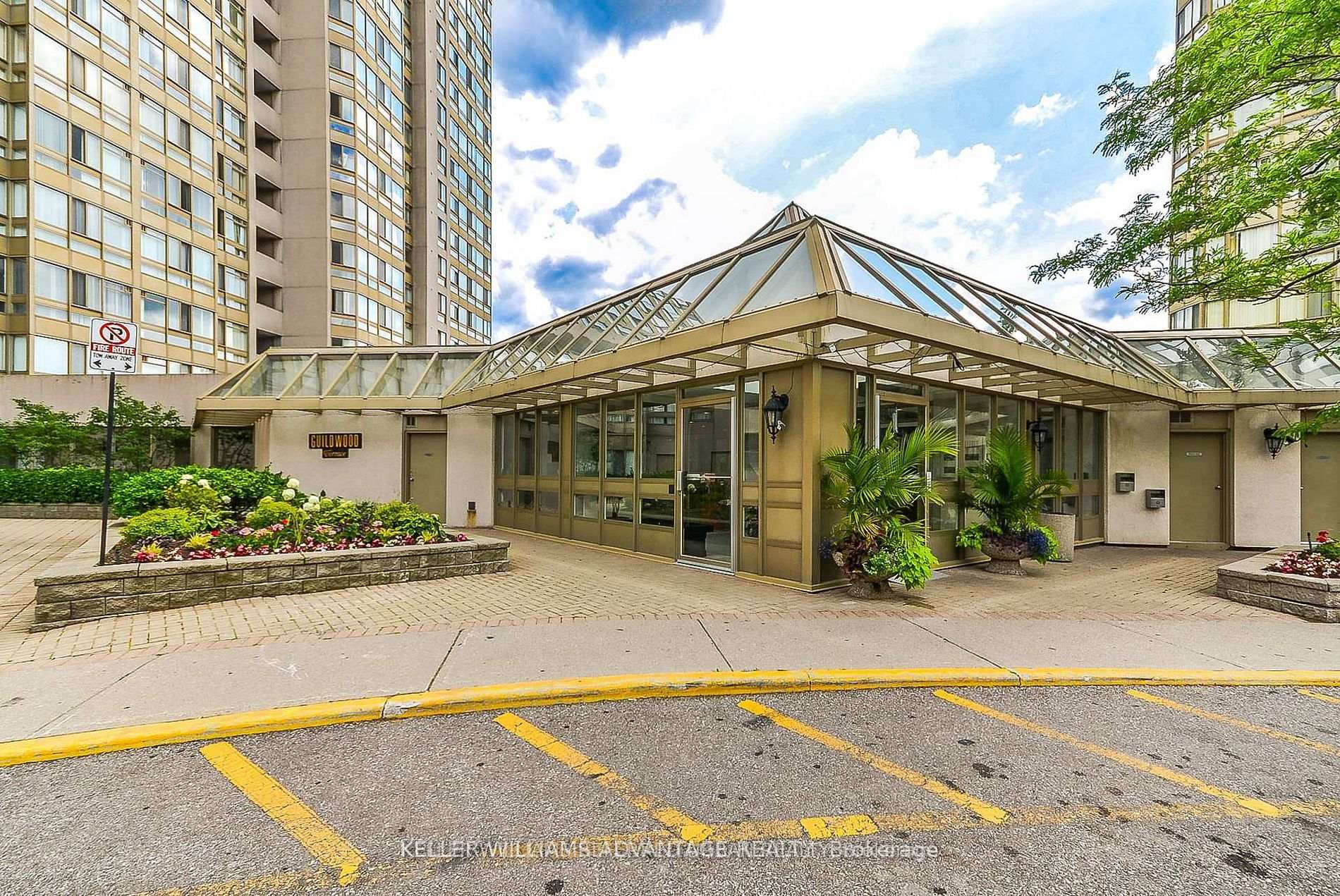 Photo 2 of Unit 1006, 3231 Eglinton Avenue E, Scarborough, Scarborough Village — HOMEH