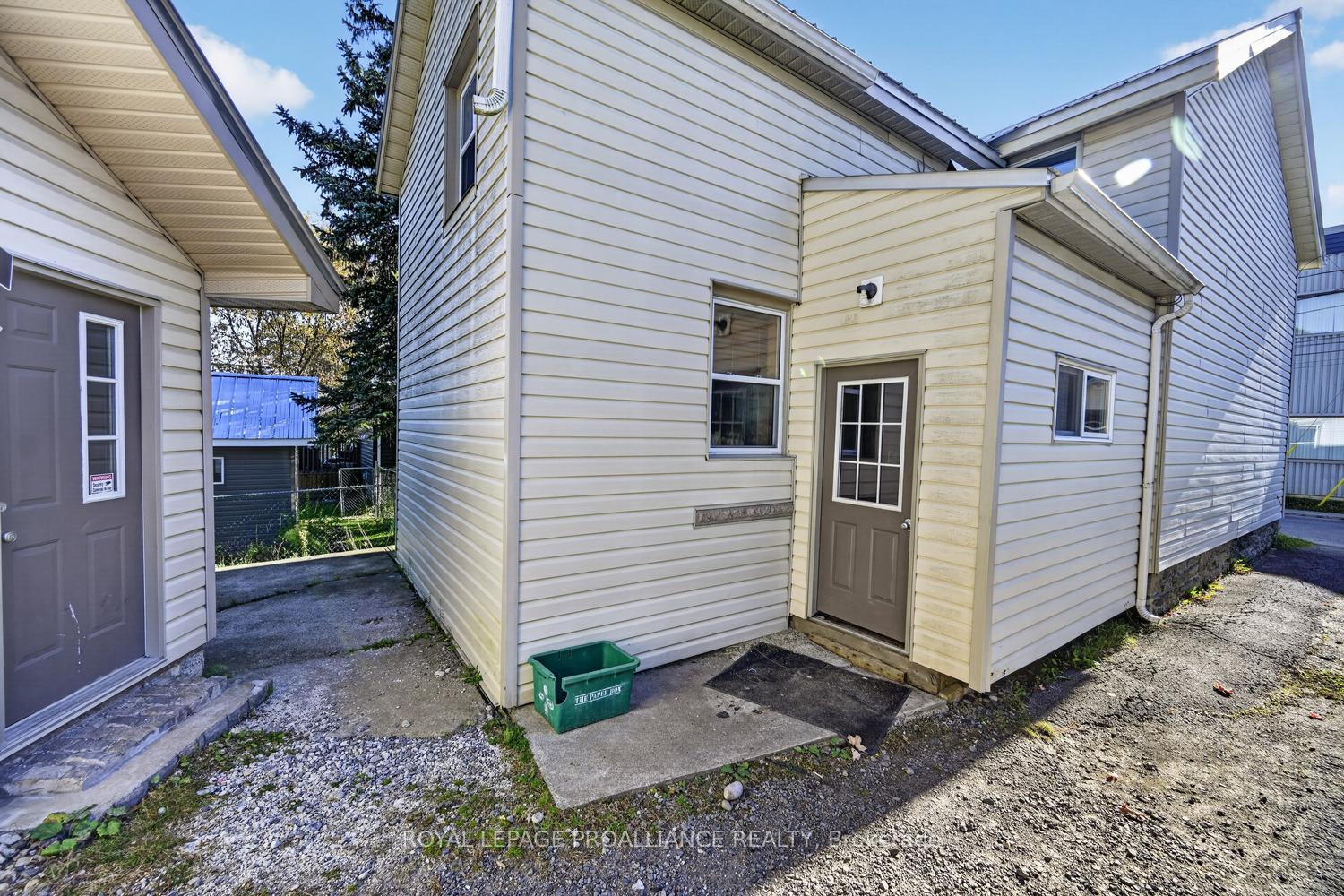 Photo 3 of 22 Abbott Street, Brockville, Brockville — HOMEH