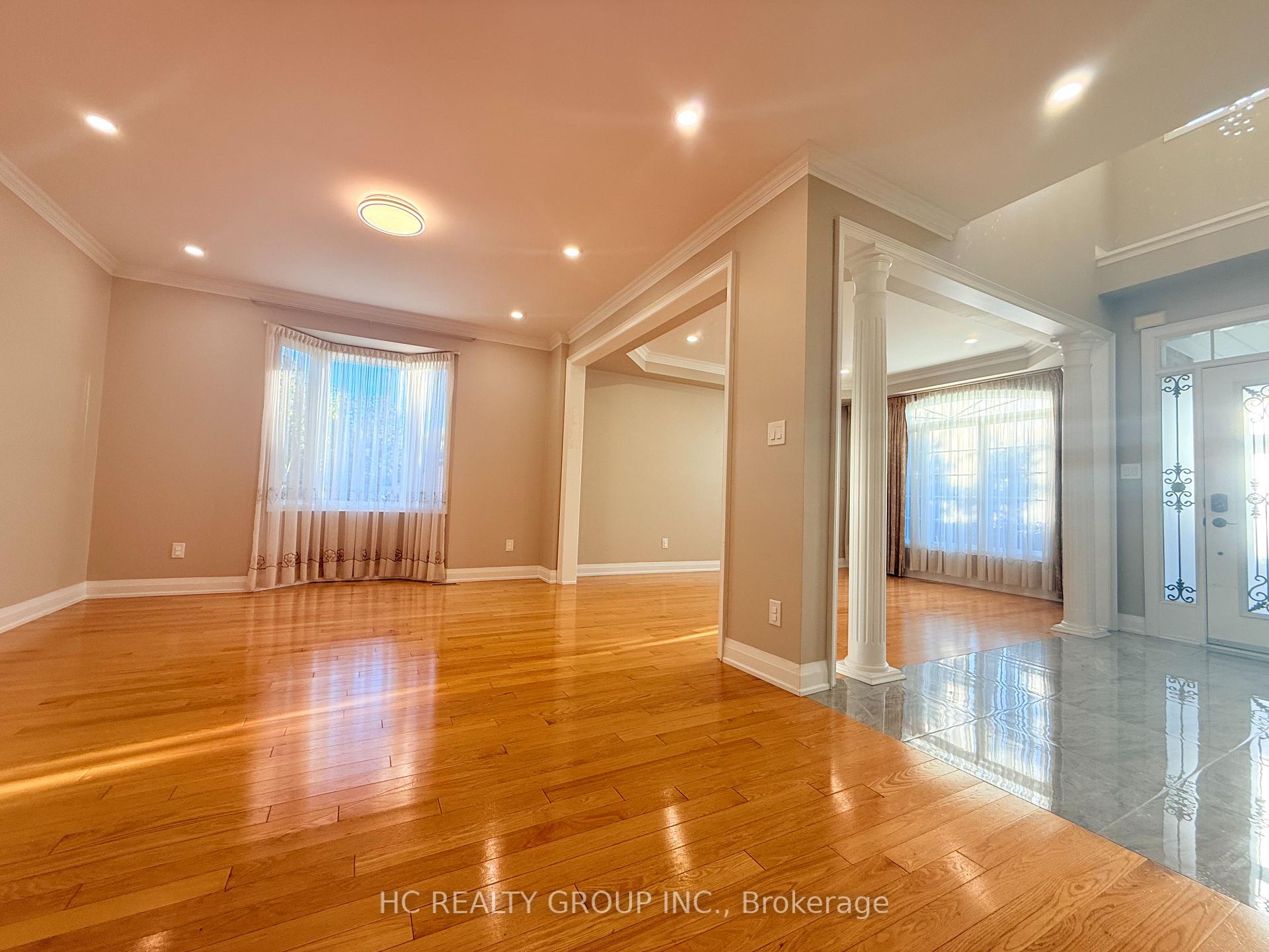 Photo 3 of 48 Burndenford Crescent, Markham, Markville — HOMEH