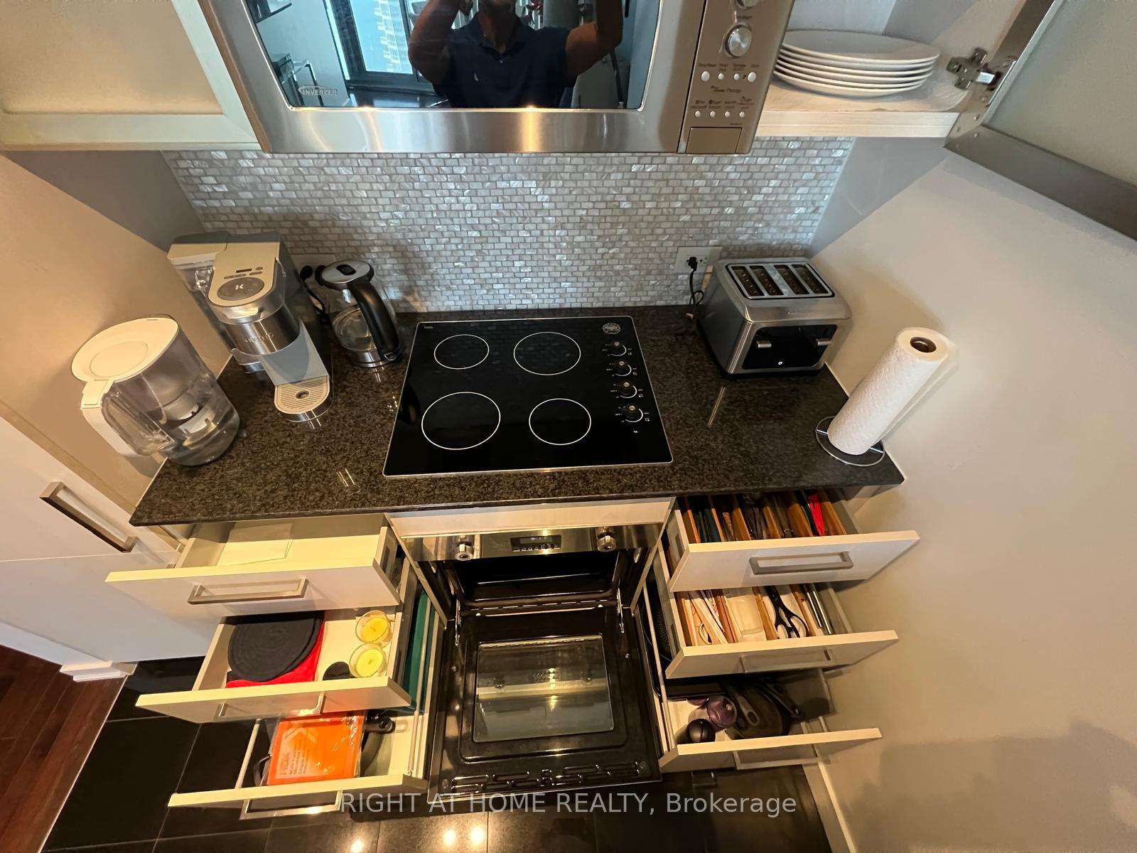Photo 10 of Unit 2503, 12 York Street, Toronto, Waterfront Communities — HOMEH