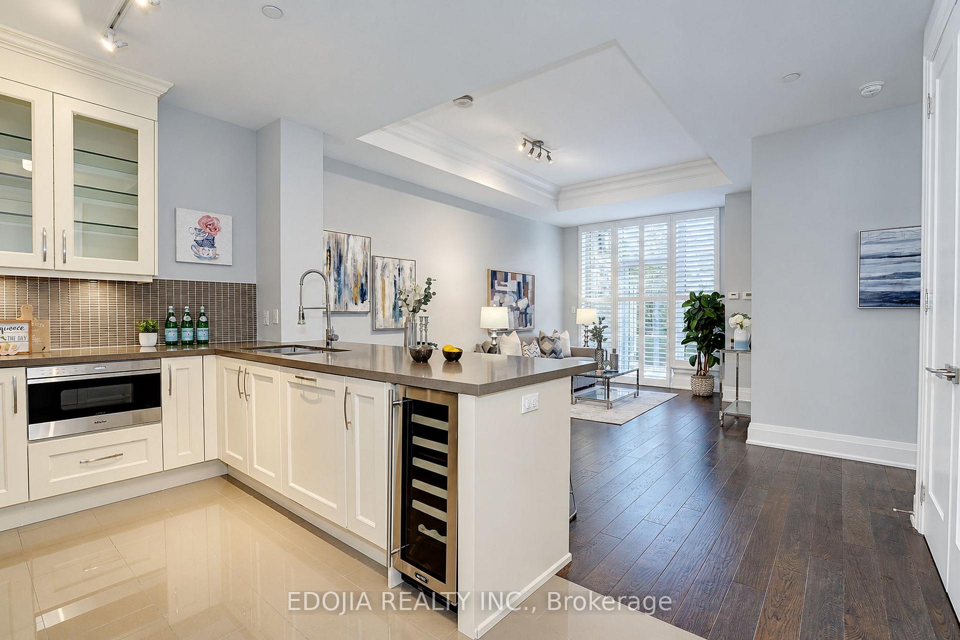 Photo 1 of Unit 102, 9 Stollery Pond Crescent, Markham, Devil's Elbow — HOMEH