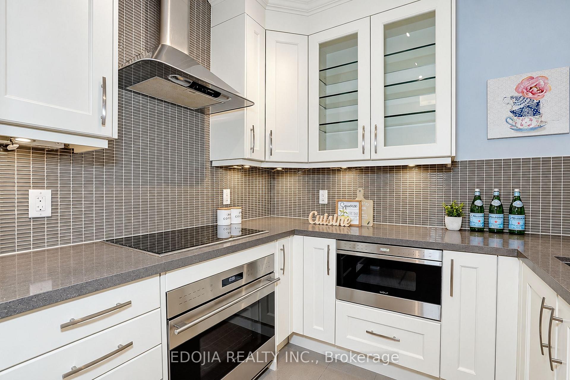 Photo 3 of Unit 102, 9 Stollery Pond Crescent, Markham, Devil's Elbow — HOMEH