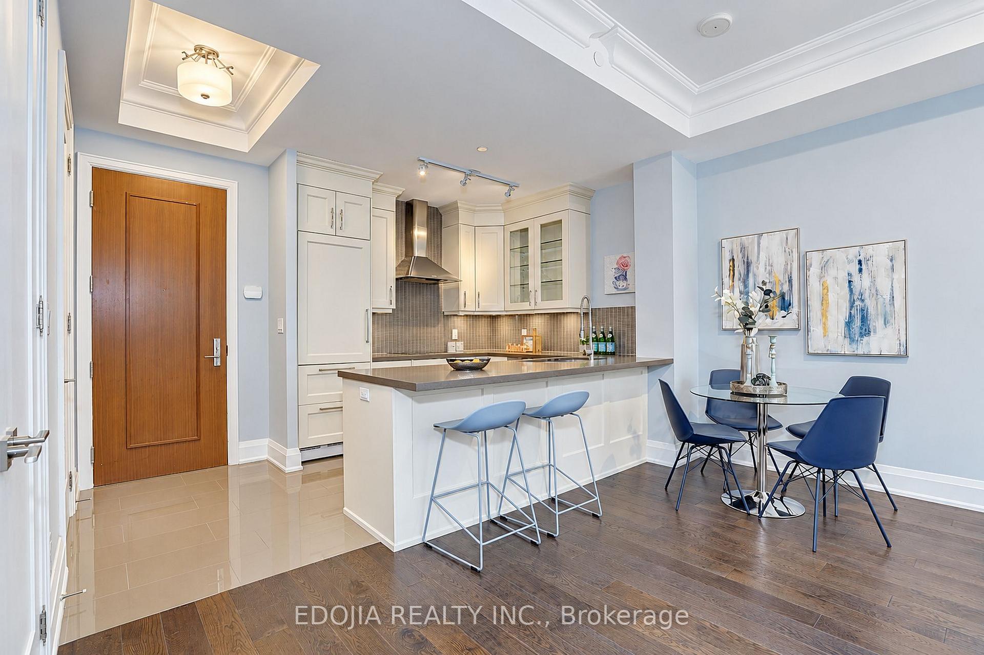 Photo 5 of Unit 102, 9 Stollery Pond Crescent, Markham, Devil's Elbow — HOMEH