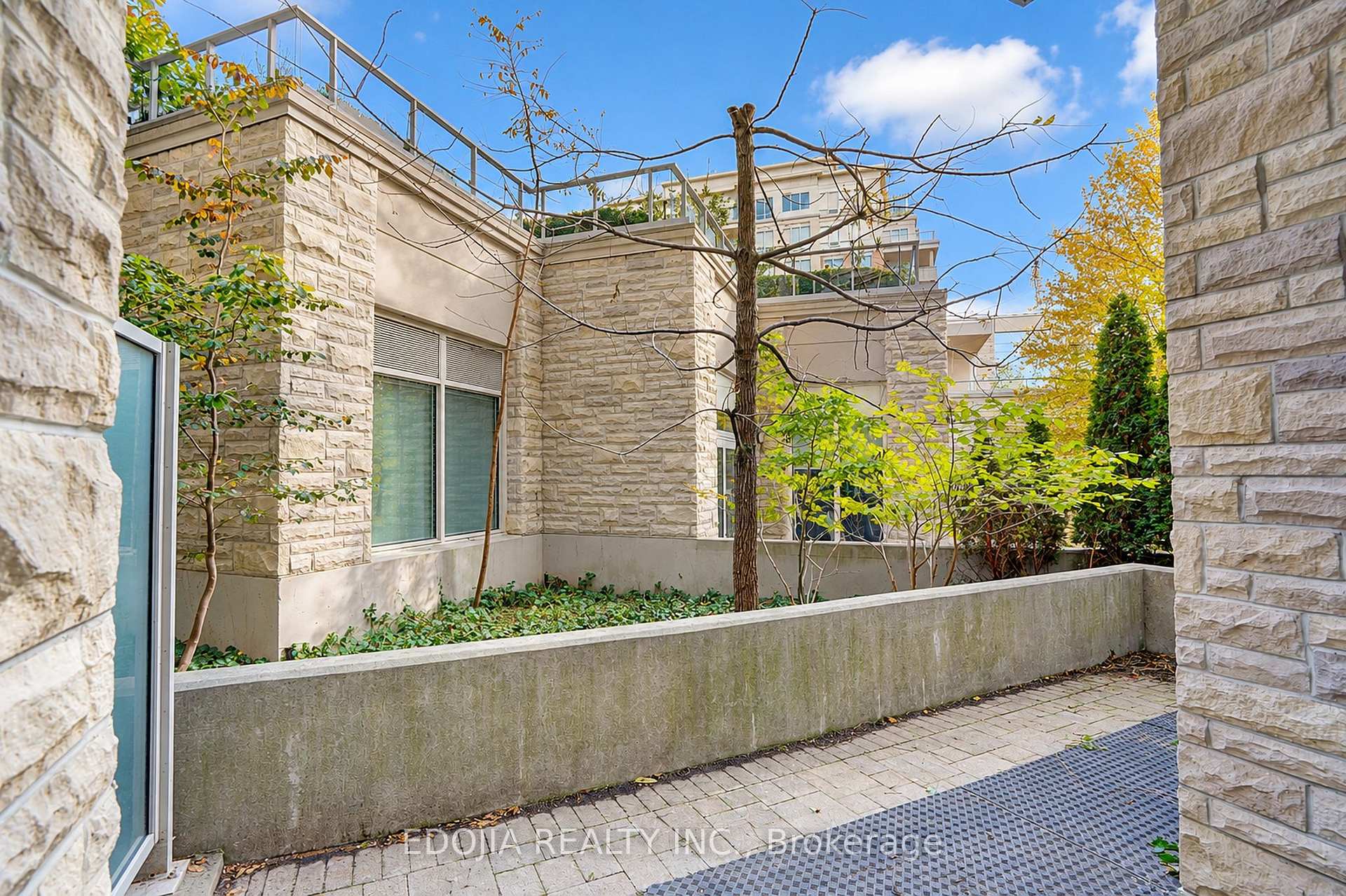 Photo 25 of Unit 102, 9 Stollery Pond Crescent, Markham, Devil's Elbow — HOMEH