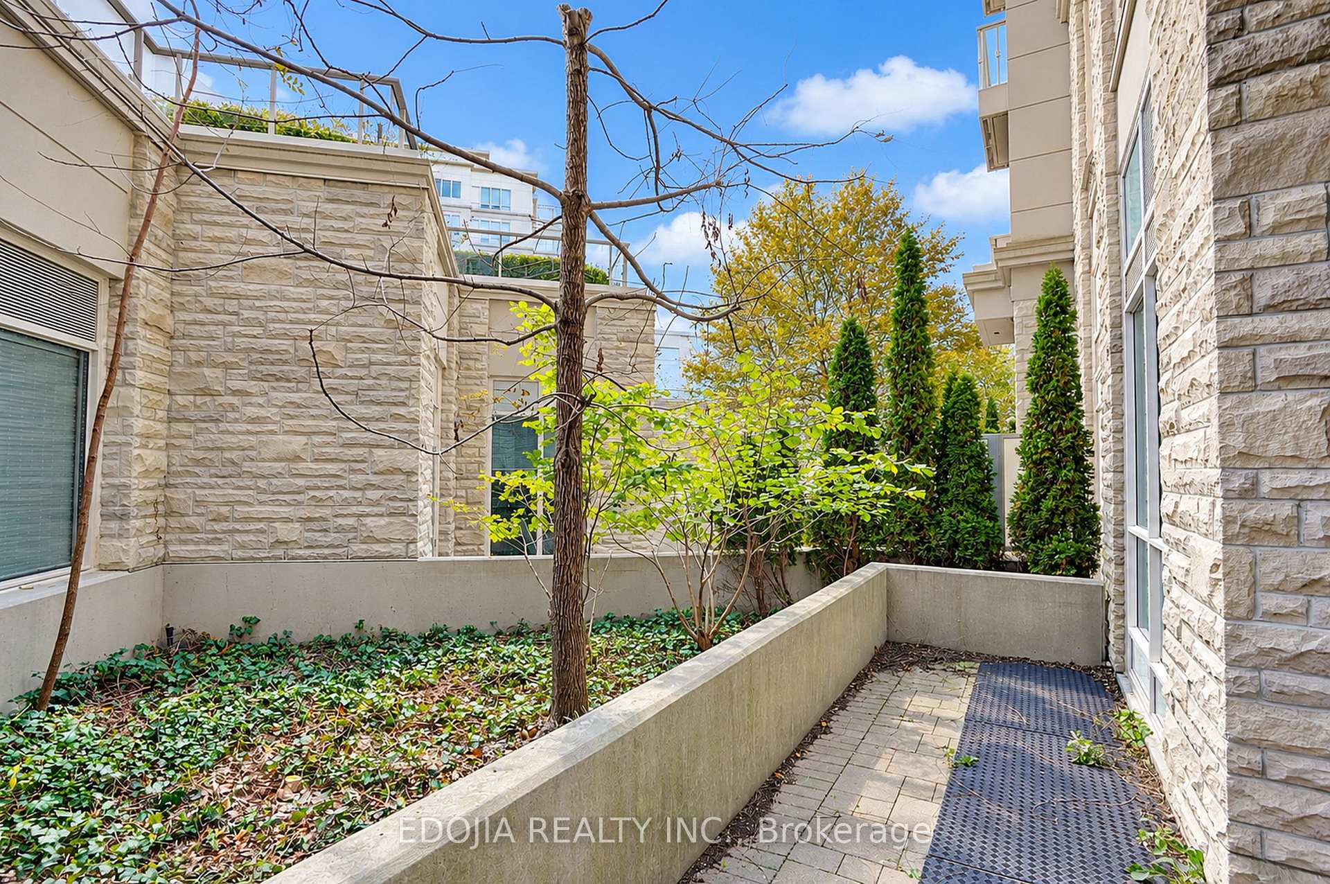 Photo 33 of Unit 102, 9 Stollery Pond Crescent, Markham, Devil's Elbow — HOMEH