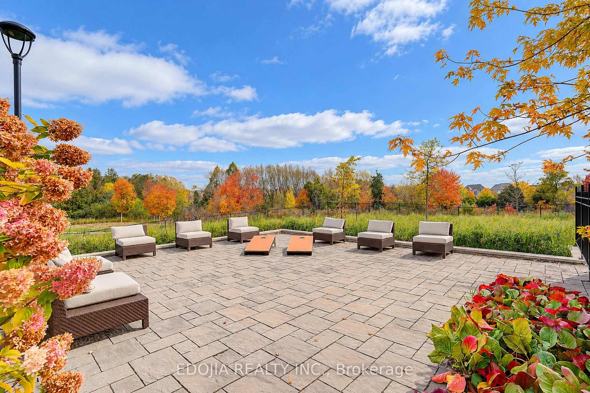 Photo 37 of Unit 102, 9 Stollery Pond Crescent, Markham, Devil's Elbow — HOMEH