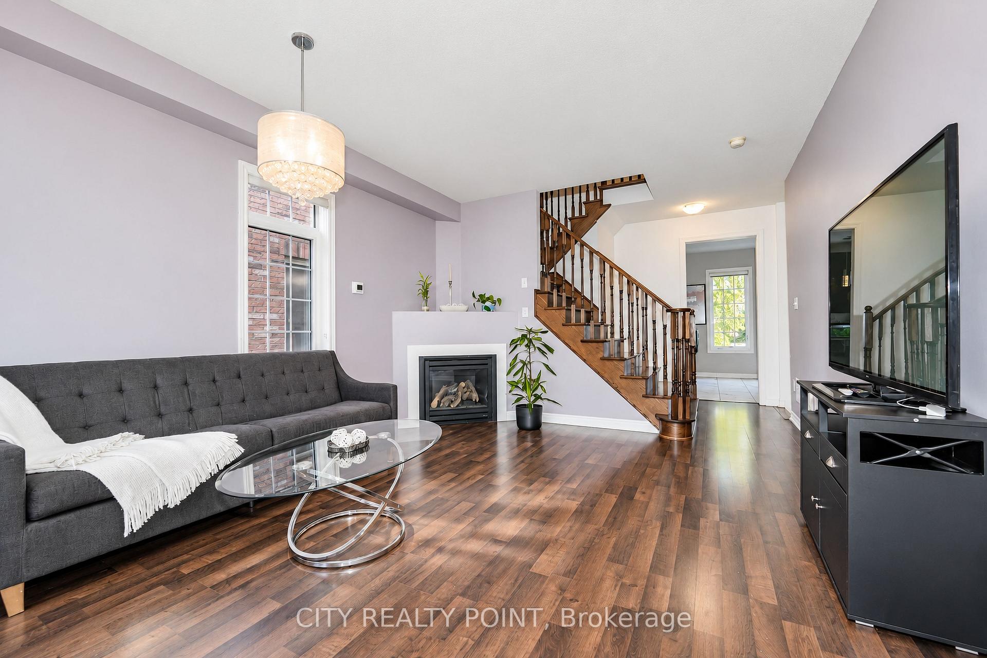 Photo 4 of 58 Divinity Circle, Brampton, Northwest Brampton — HOMEH