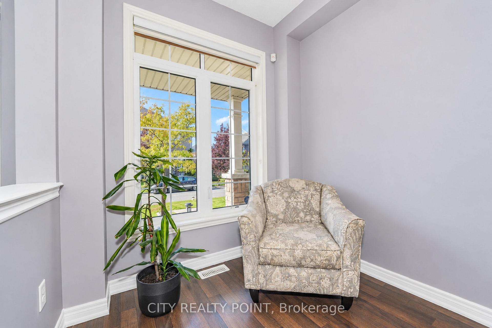 Photo 5 of 58 Divinity Circle, Brampton, Northwest Brampton — HOMEH