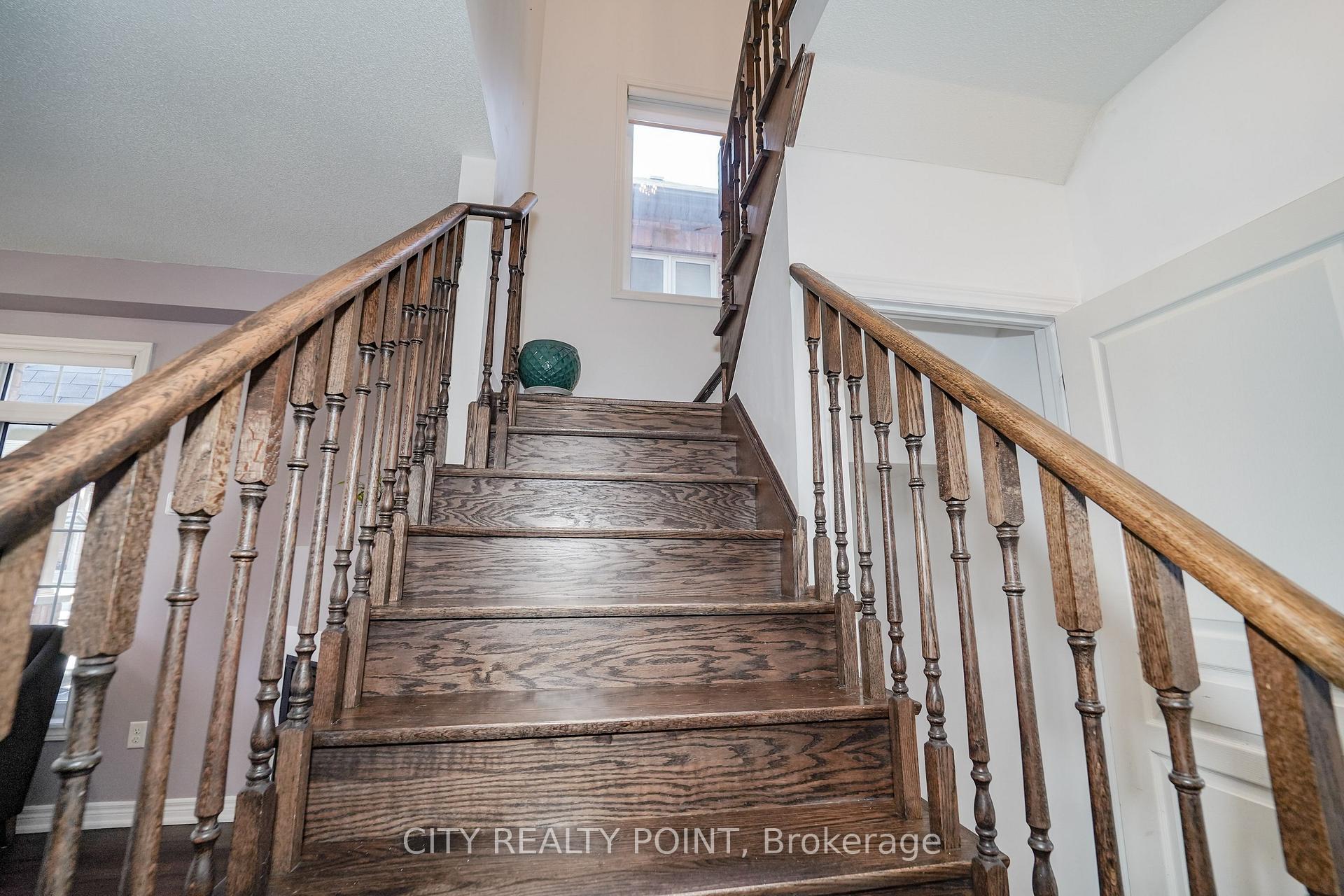 Photo 9 of 58 Divinity Circle, Brampton, Northwest Brampton — HOMEH