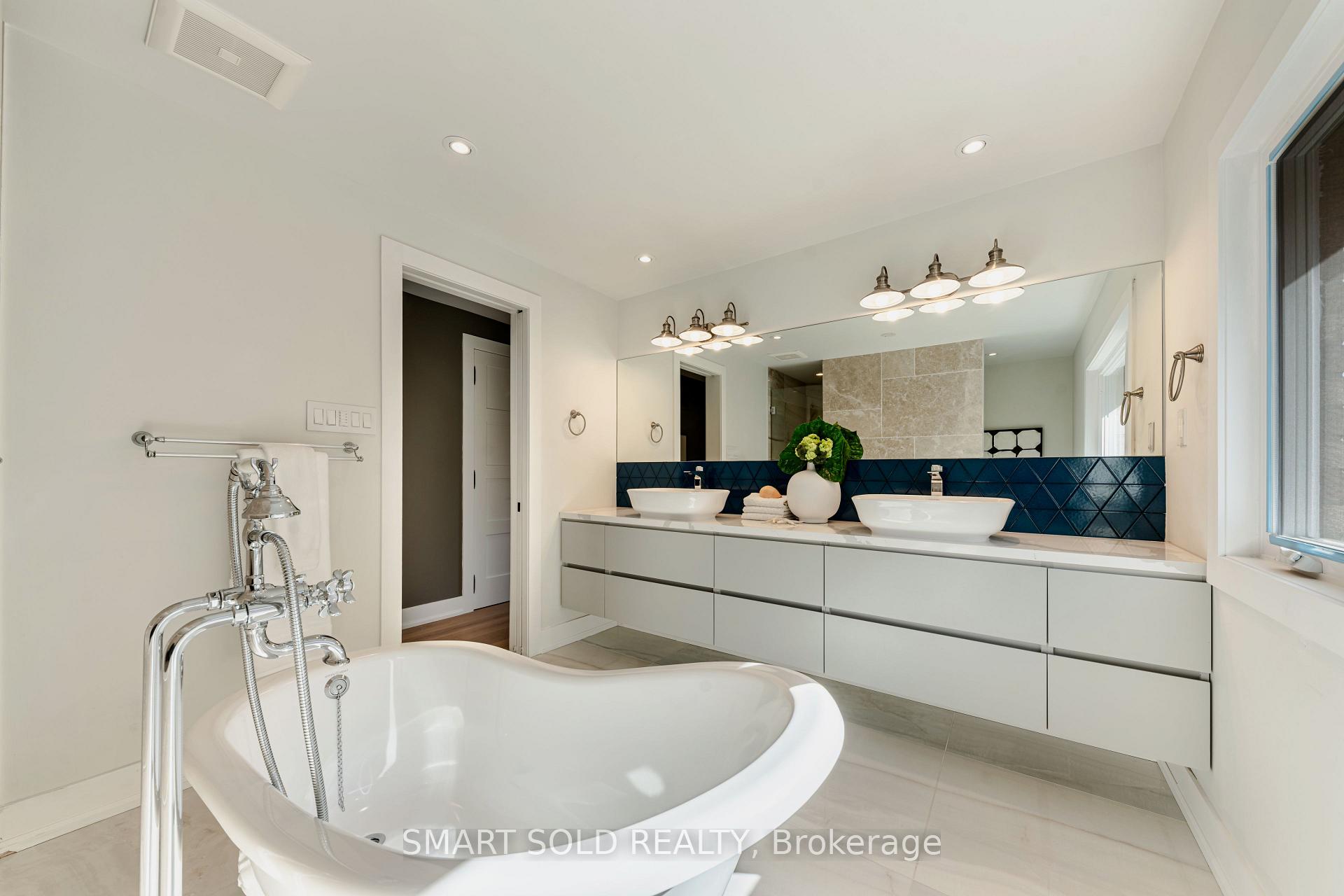 Photo 19 of 231 Hounslow Avenue, North York, Willowdale West — HOMEH