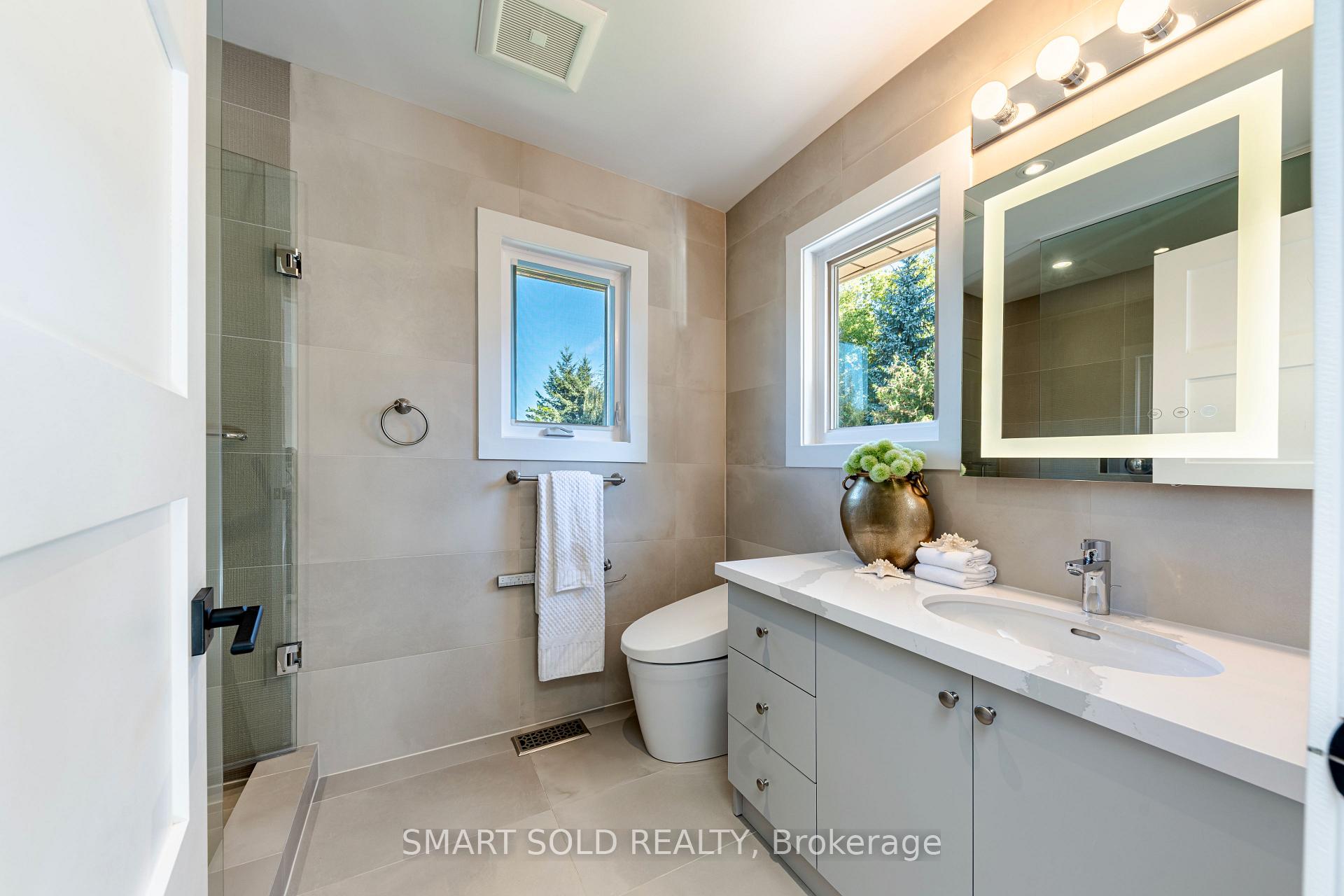 Photo 23 of 231 Hounslow Avenue, North York, Willowdale West — HOMEH