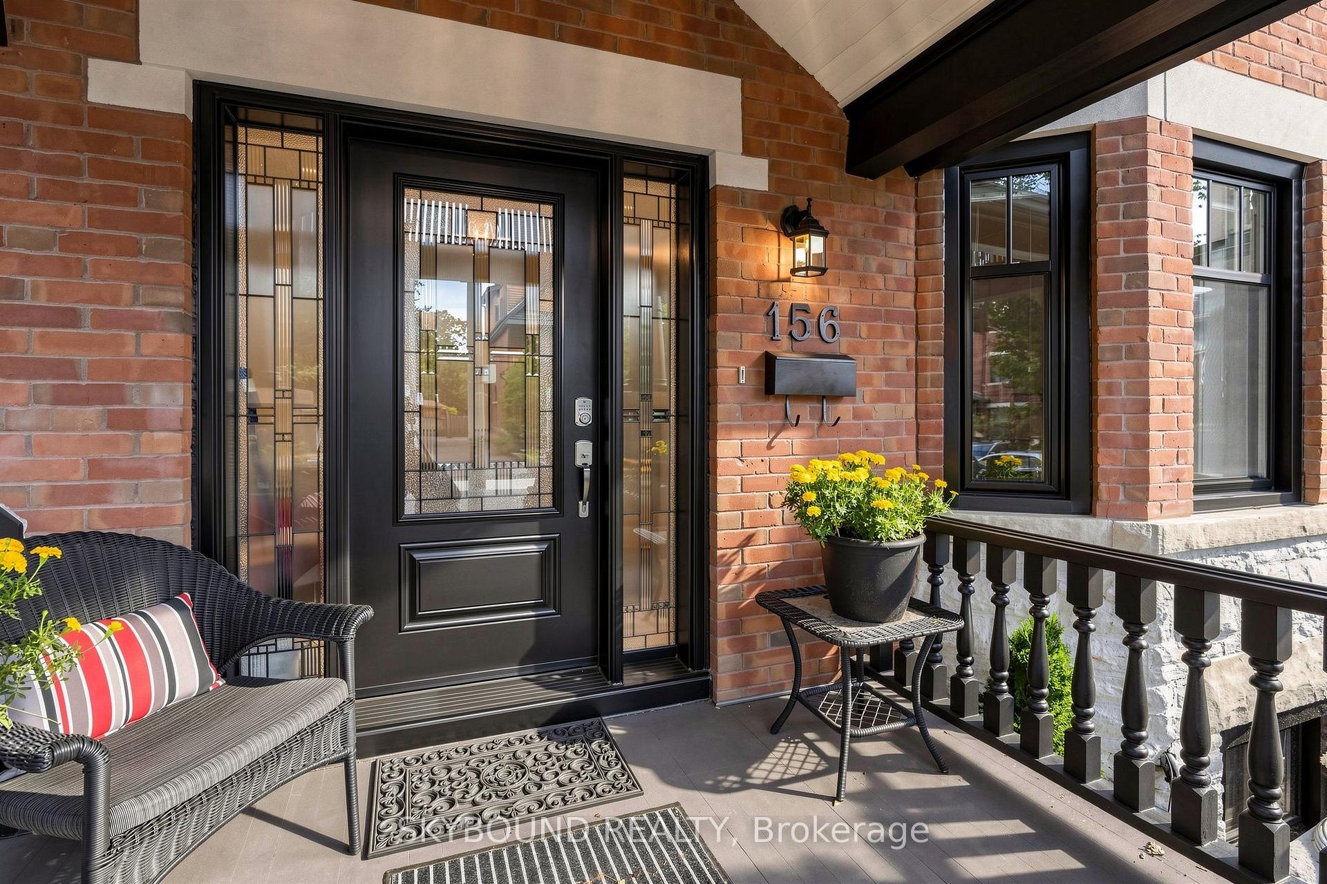 Photo 3 of 156 Hampton Avenue S, Toronto, North Riverdale — HOMEH