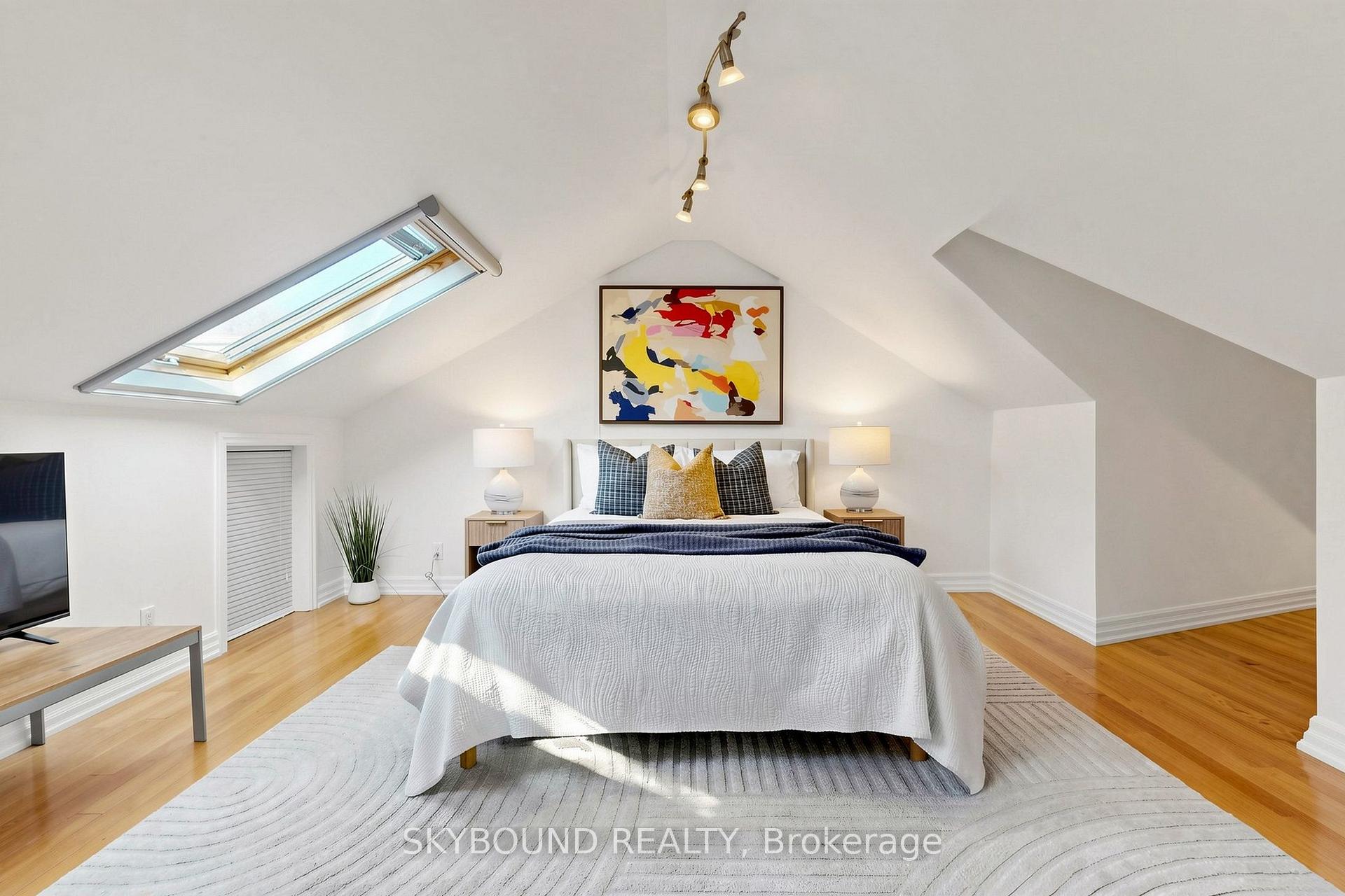 Photo 35 of 156 Hampton Avenue S, Toronto, North Riverdale — HOMEH