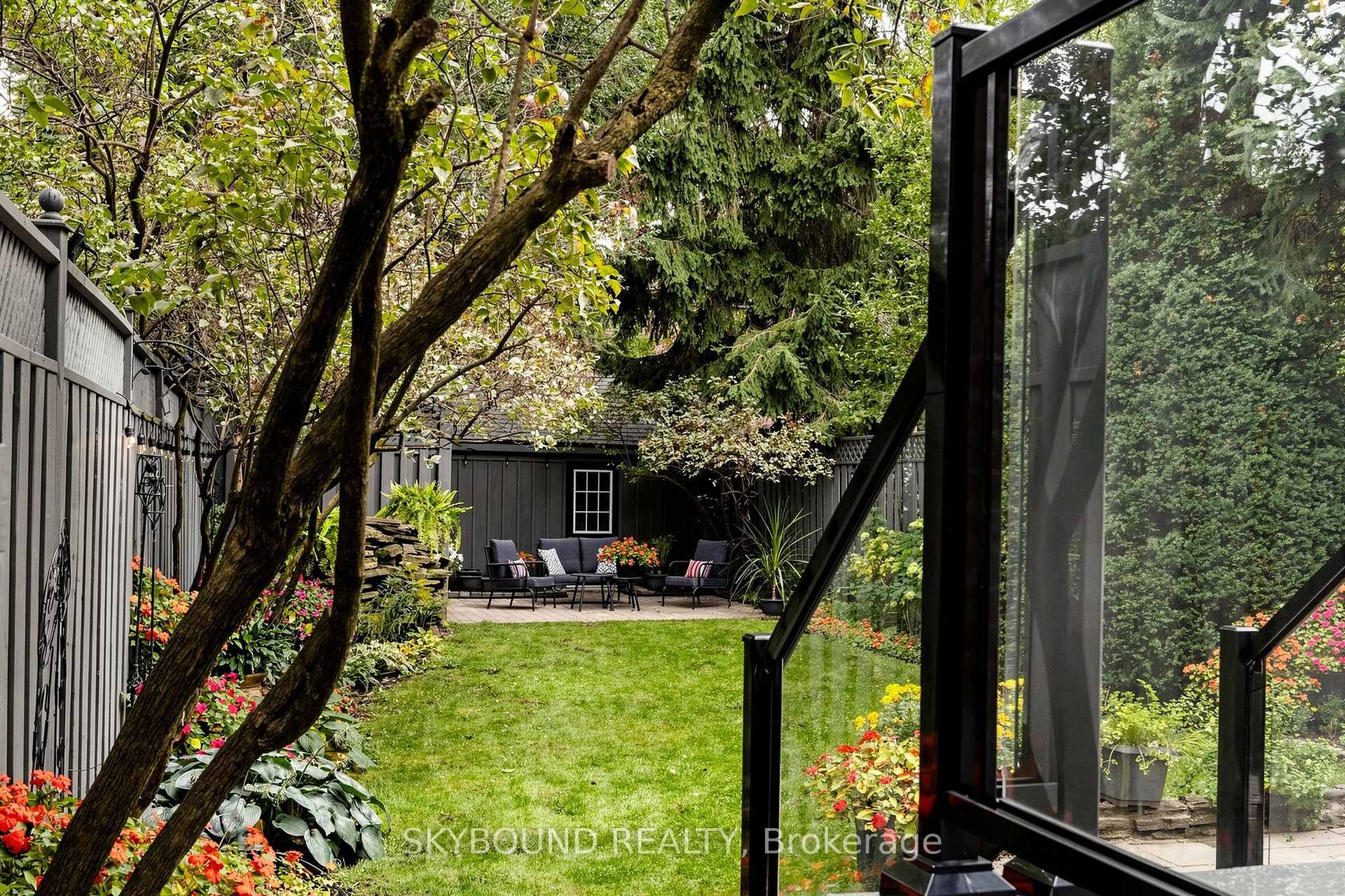 Photo 40 of 156 Hampton Avenue S, Toronto, North Riverdale — HOMEH