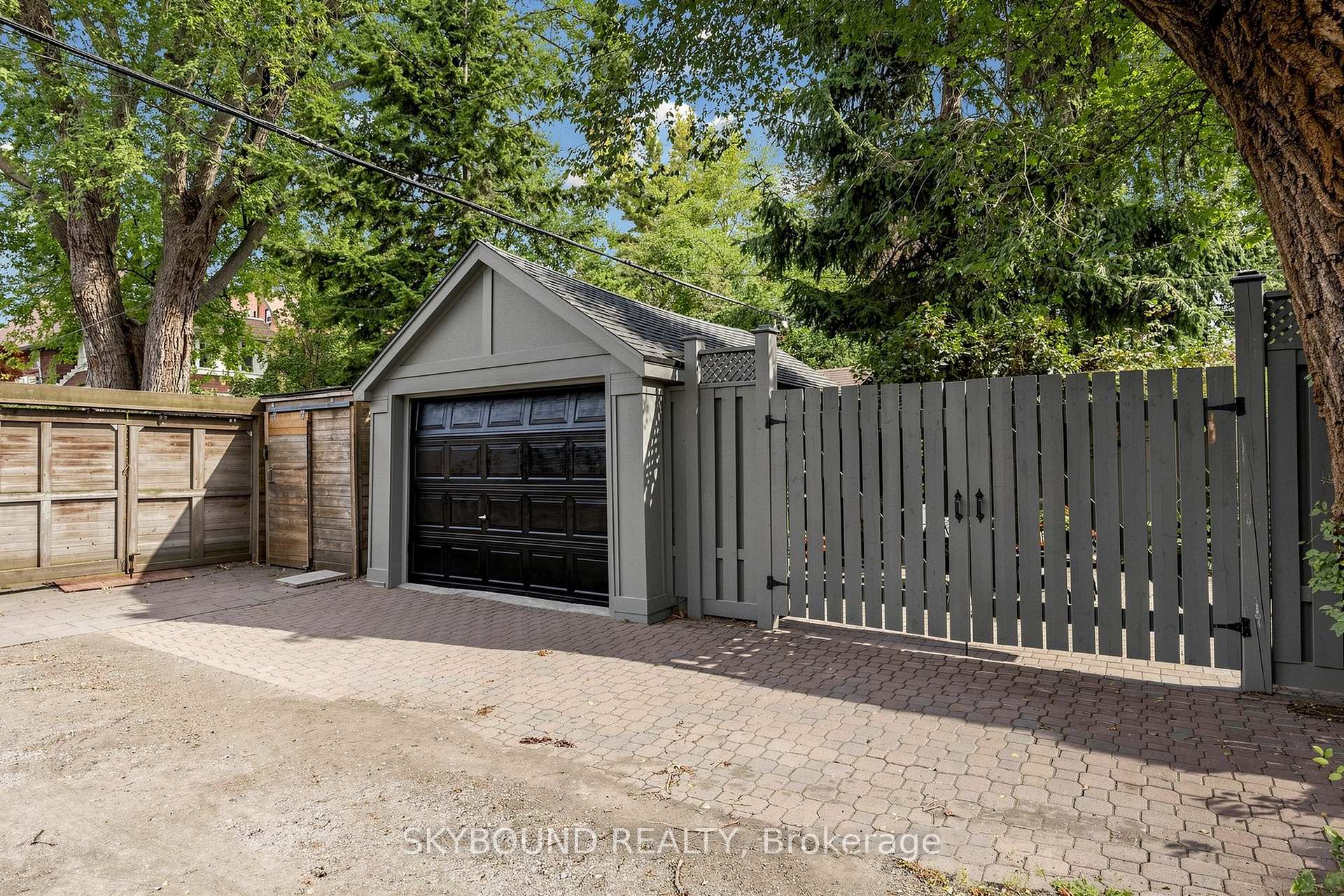 Photo 48 of 156 Hampton Avenue S, Toronto, North Riverdale — HOMEH