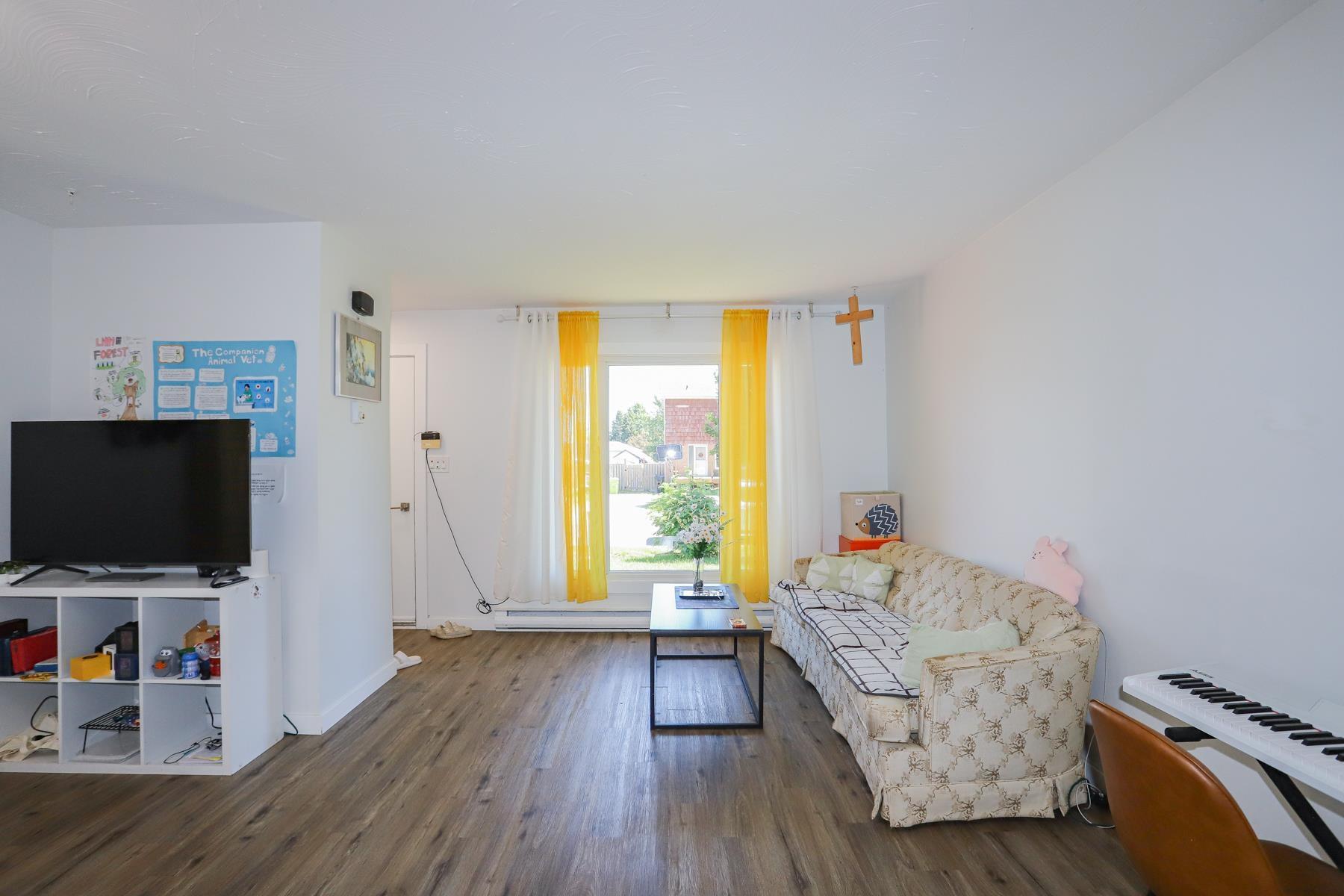 Photo 6 of 155 Sutton Place, Sault Ste Marie, Ward 1 — HOMEH