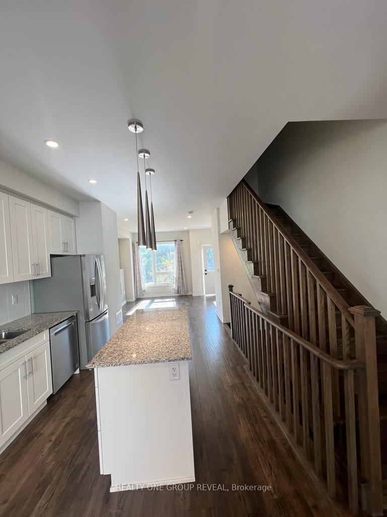 Photo 3 of 1636 Pleasure Valley Path, Oshawa, Samac — HOMEH