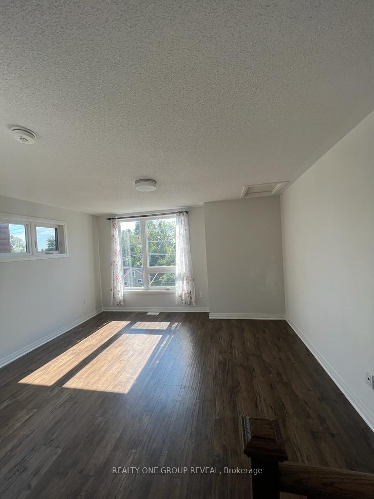 Photo 5 of 1636 Pleasure Valley Path, Oshawa, Samac — HOMEH